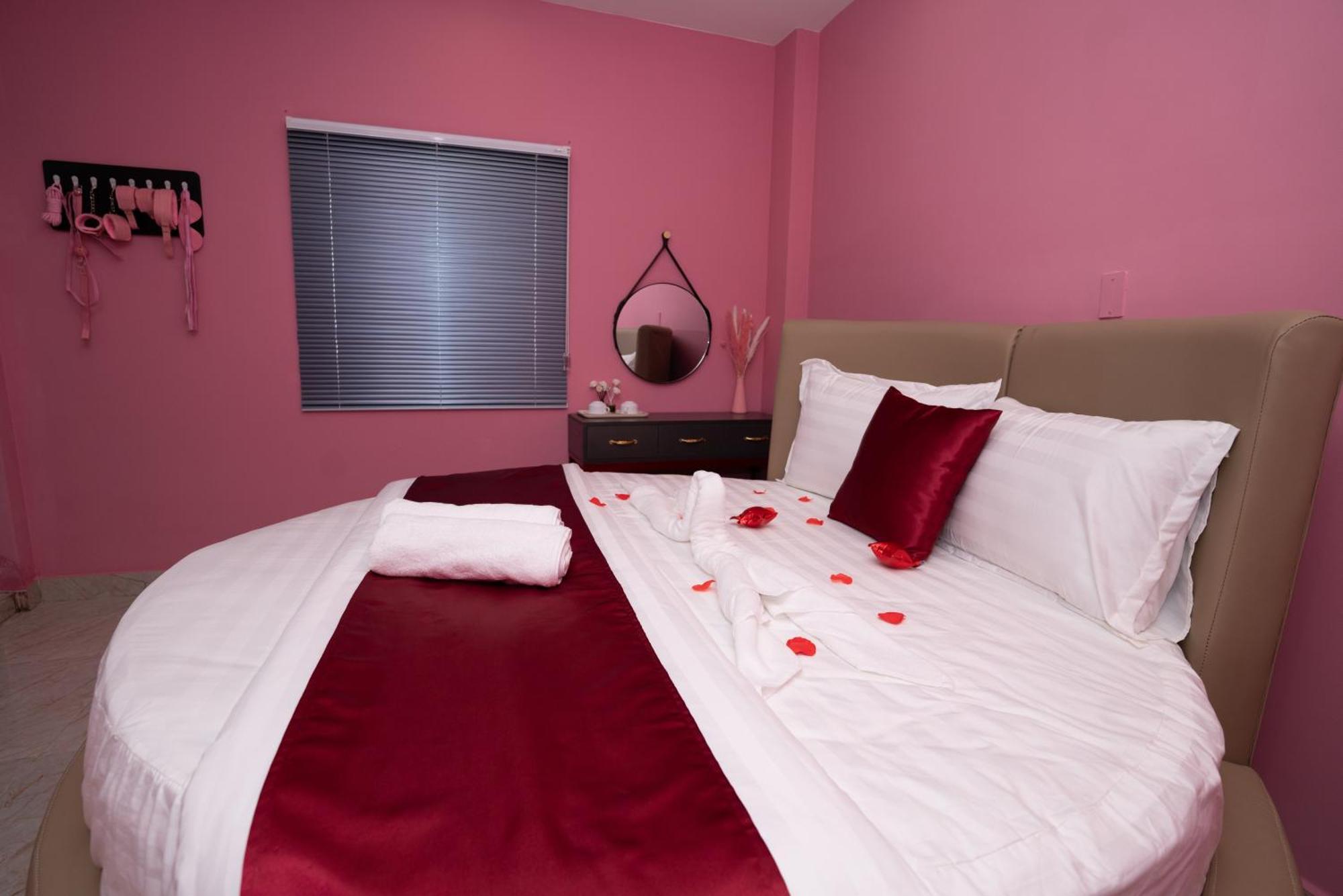 Hotel Eros - Phan Huy Ich 2*