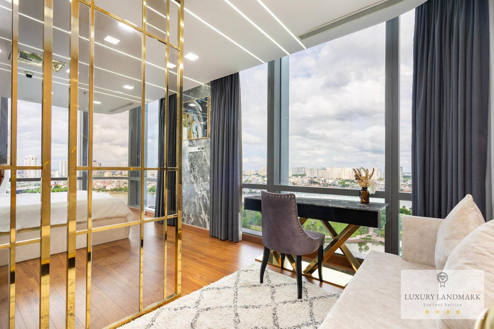 Khách sạn hẻo lánh The Signature Landmark 81 - Vinhomes Central Binh Thanh