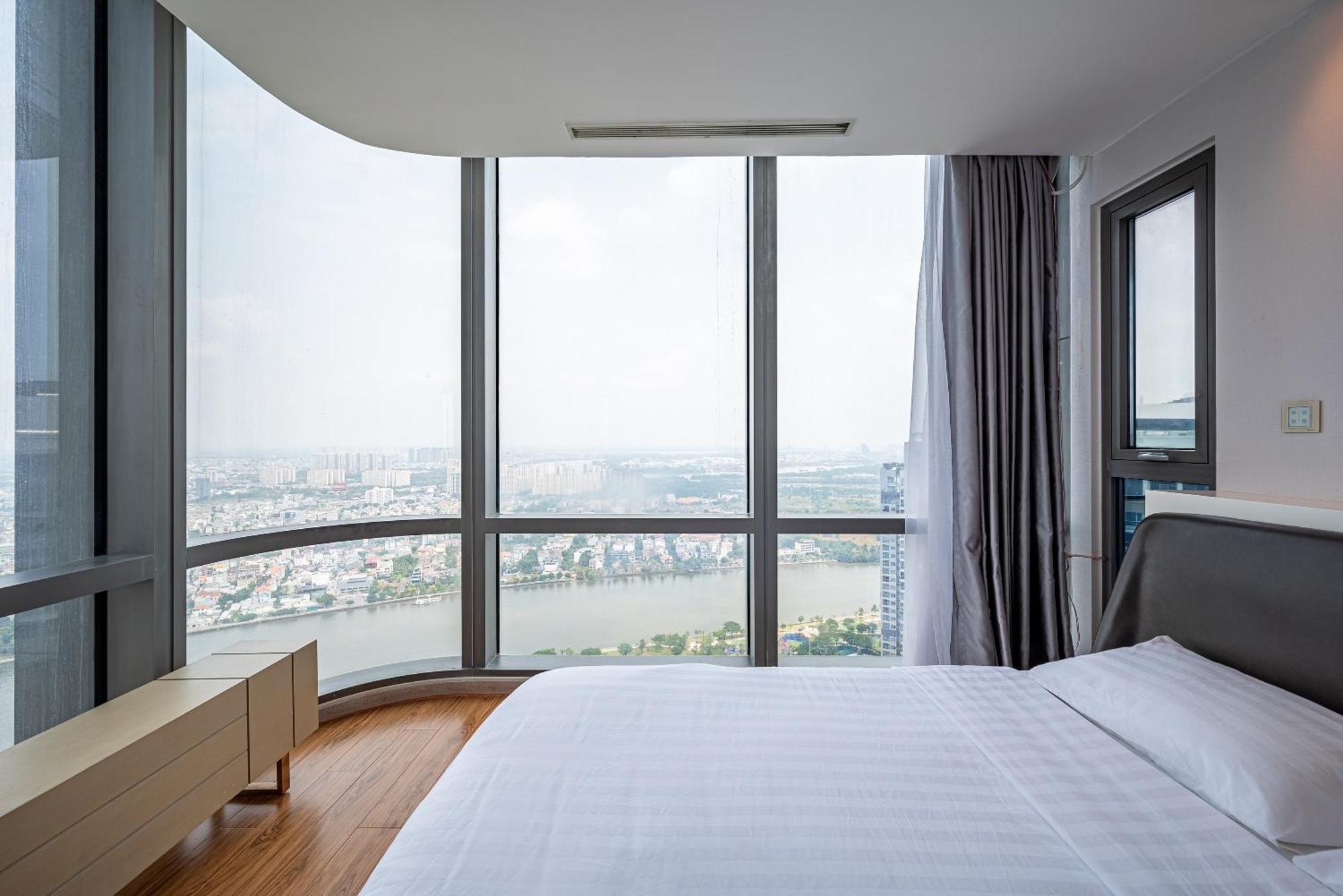 The Landmark 81 Resident Covent Garden Apartment *