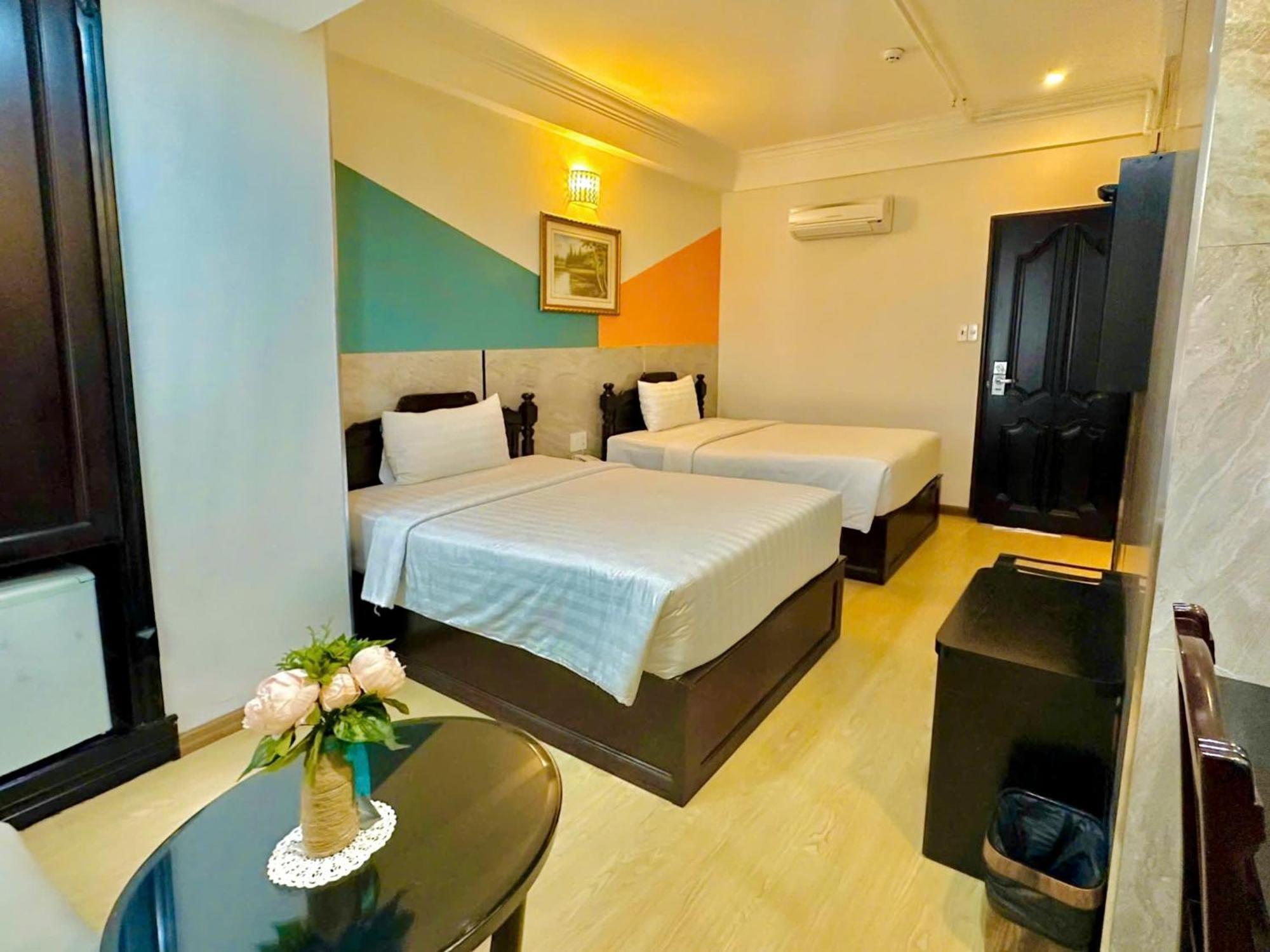 Sunrise Hotel