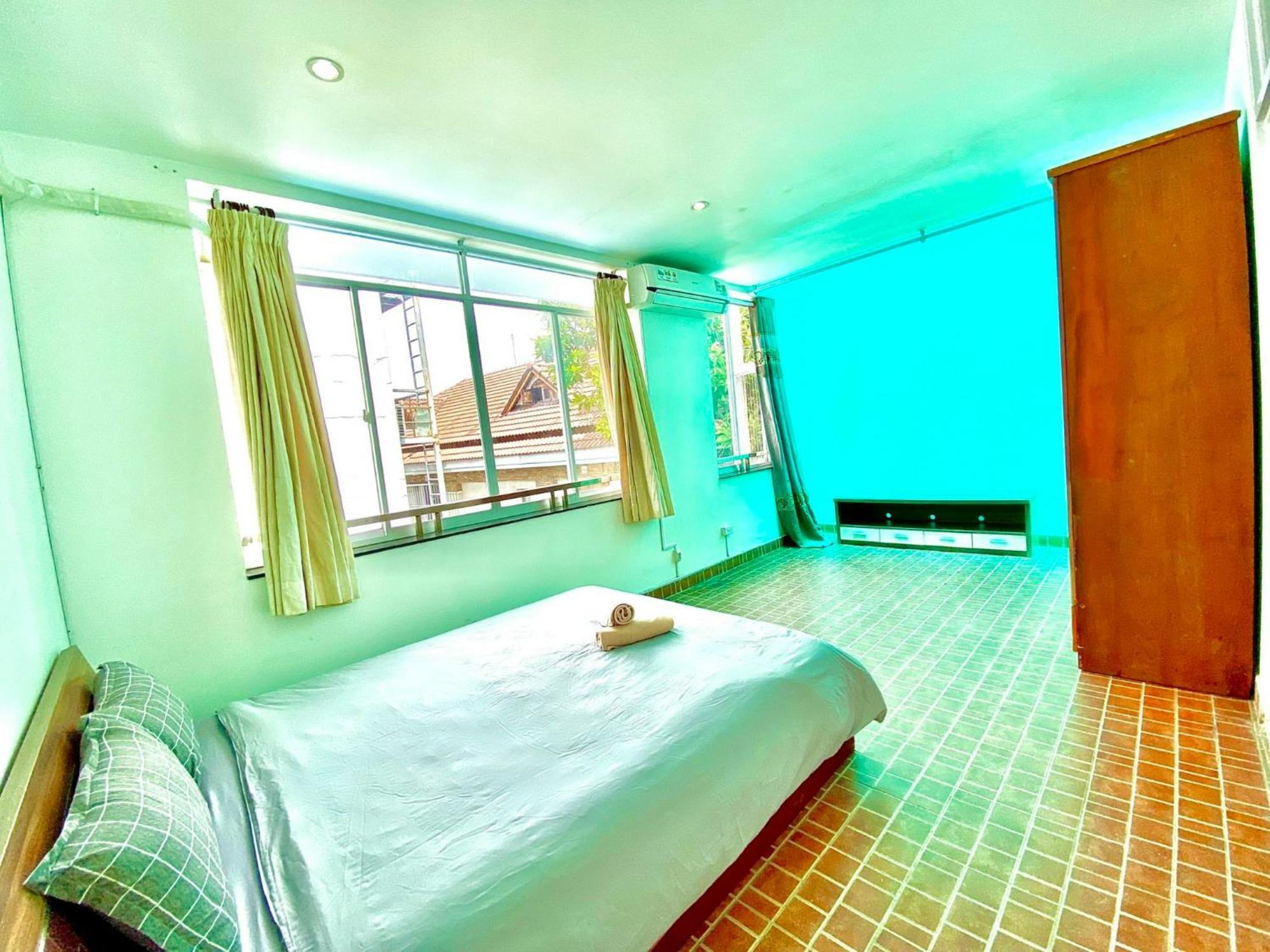 Villa Gem 215 - 6 Phong Ngu Lon, 8 Giuong, Ho Boi Lon, Trung Tam Thanh Pho