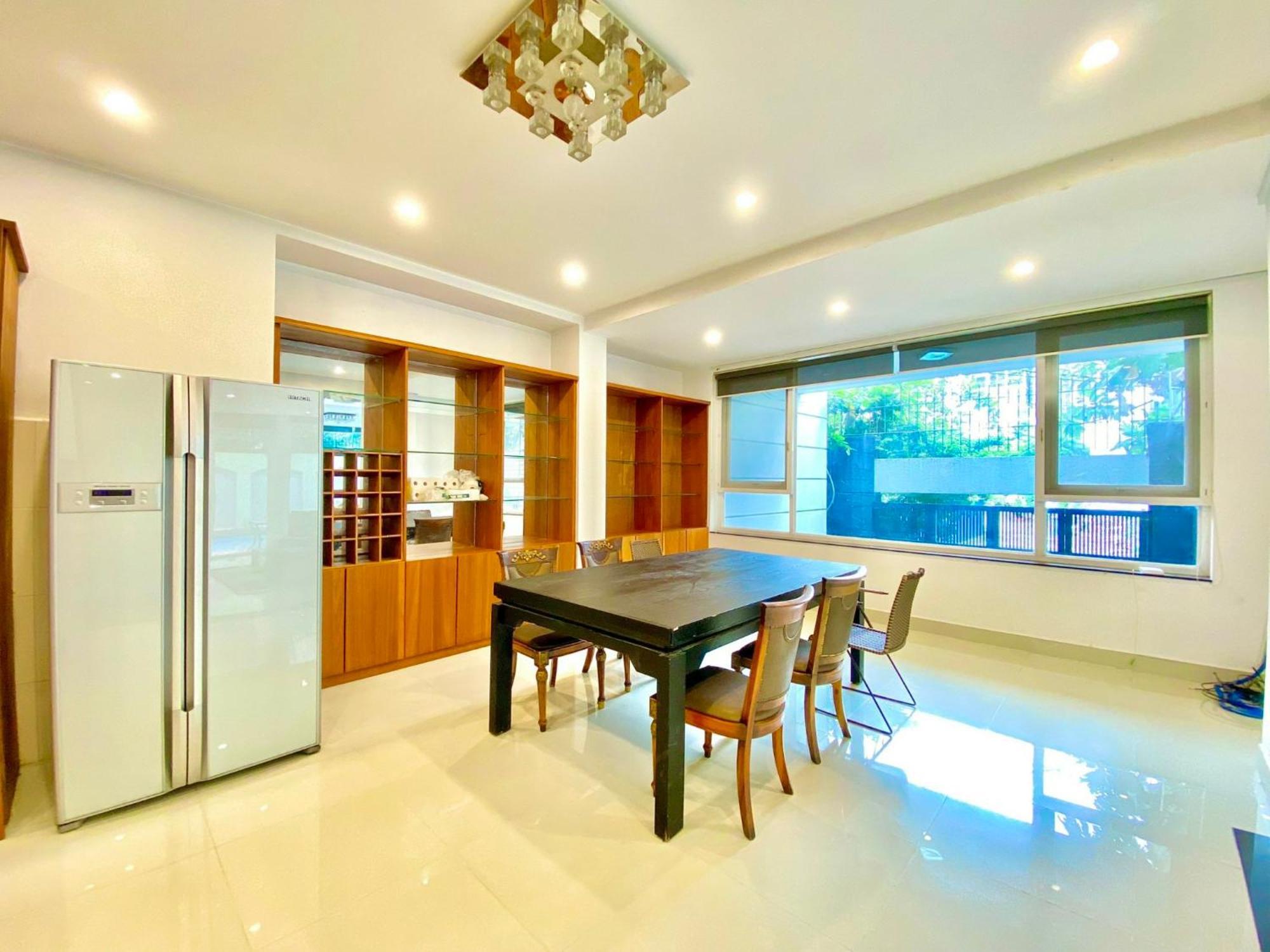 Gem 215 - 6 Phong Ngu Lon, 8 Giuong, Ho Boi Lon, Trung Tam Thanh Pho Villa
