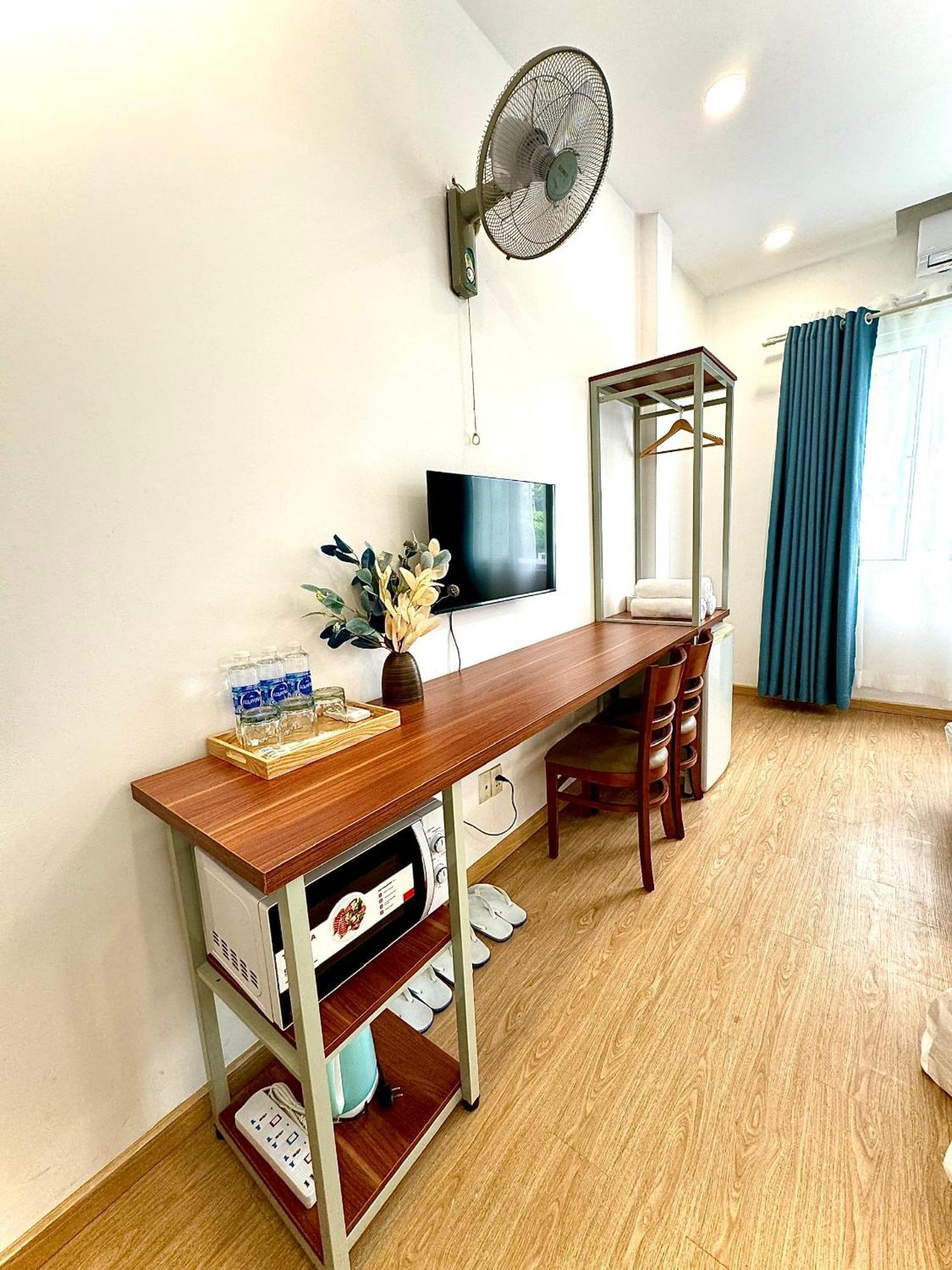 Huyen Homestay *