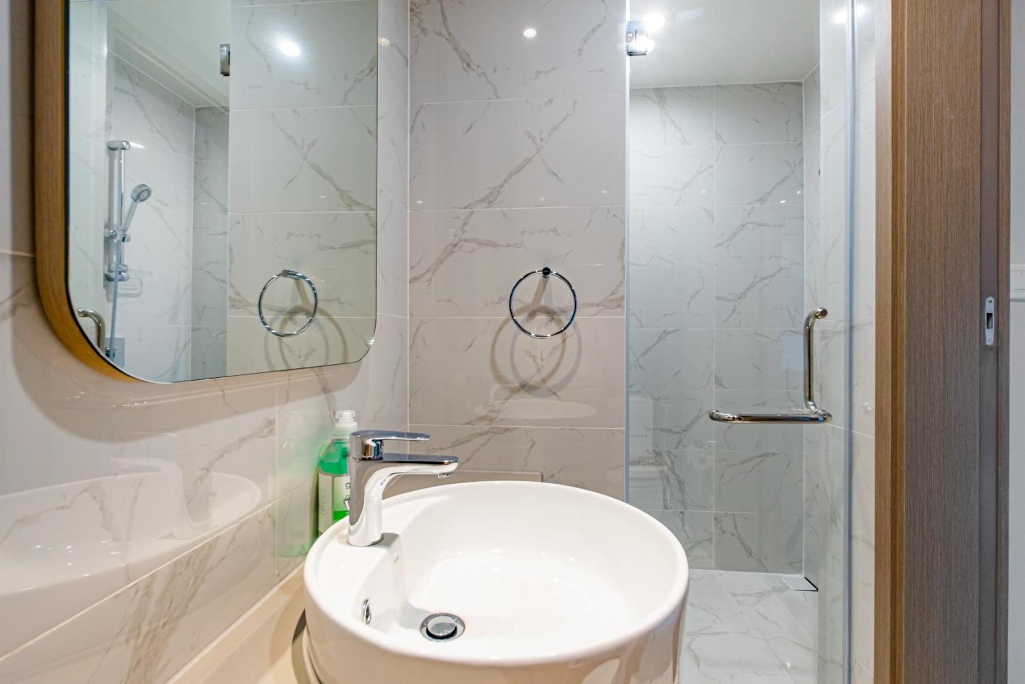 Zenity Luxury - Jacuzzi - Saigon Centre Apartment