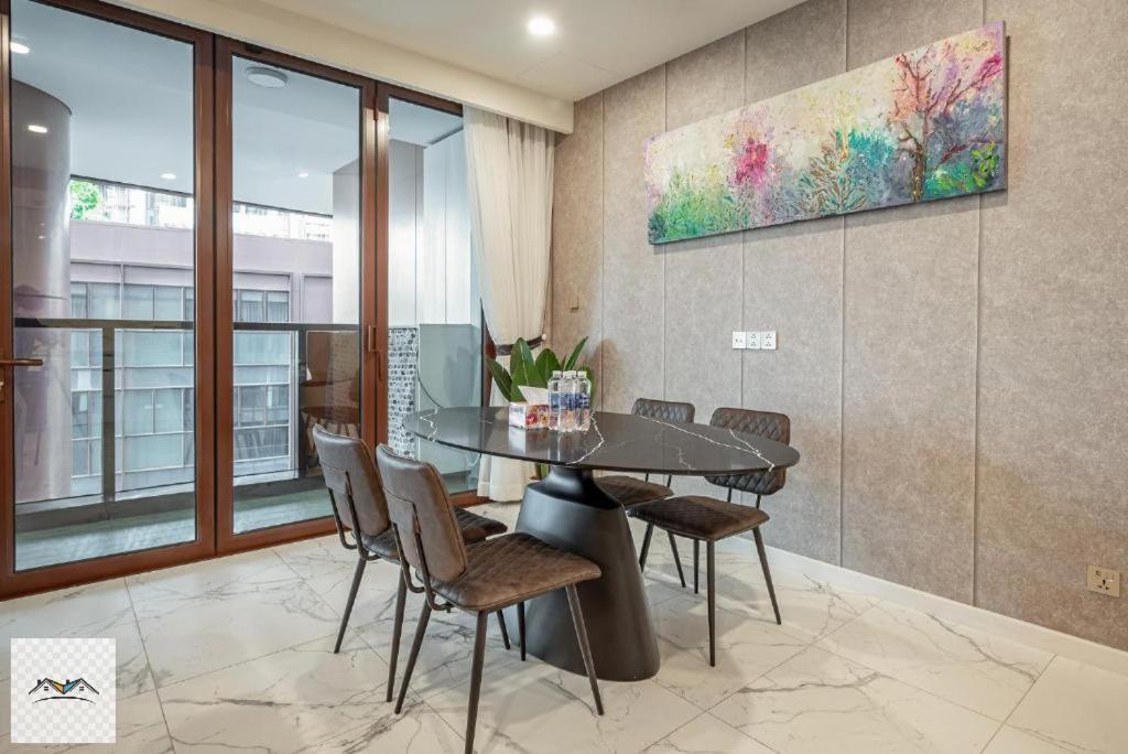 Landmark 81 Skyscape View Homestay *