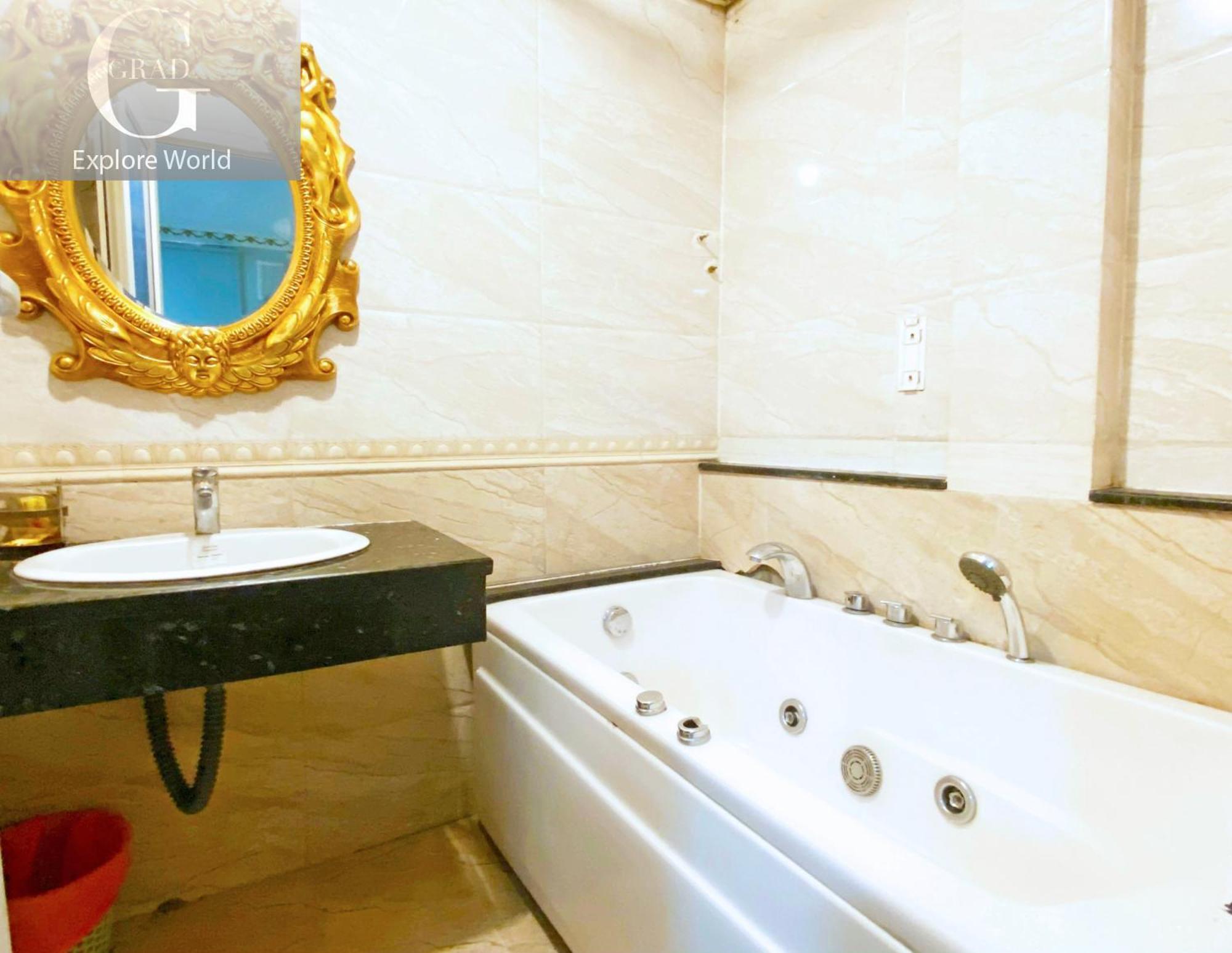Khách sạn Grad Crowne - Bui Vien