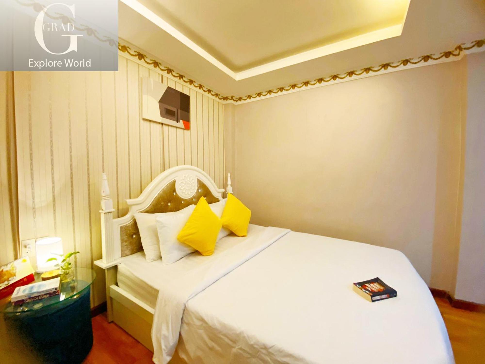 Grad Crowne - Bui Vien Khách sạn