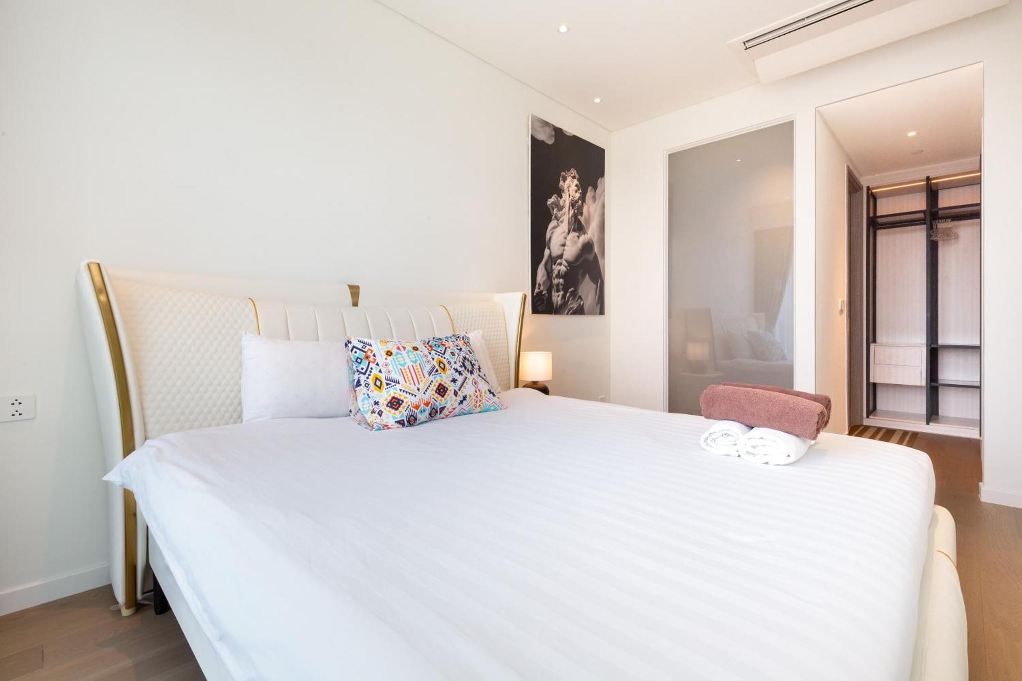 The Opera Cental Saigon Free Pool-gym-sauna Room- Golf Mini *