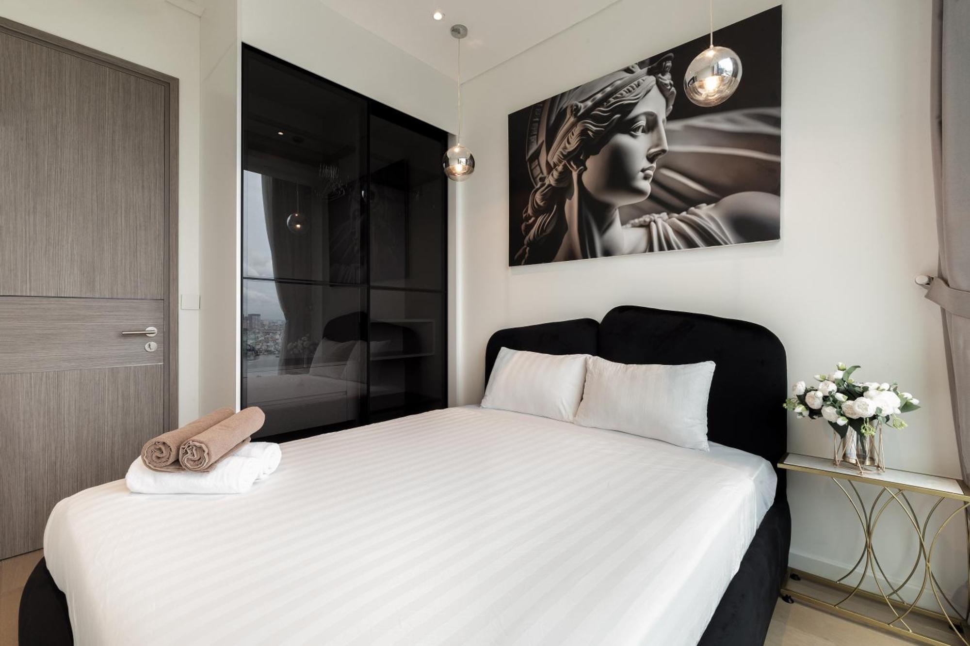 The Opera Cental Saigon Free Pool-gym-sauna Room- Golf Mini Ho Chi Minh City