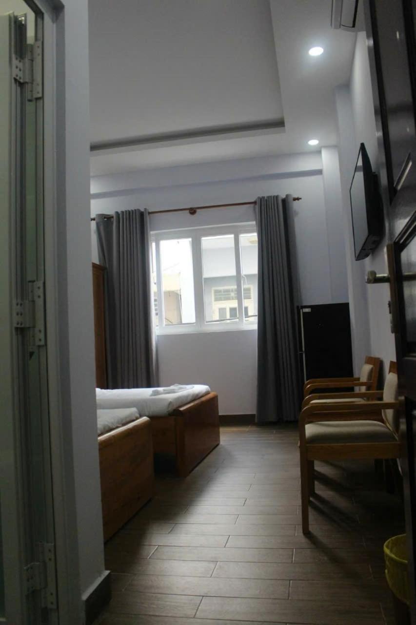 102 House Khách sạn