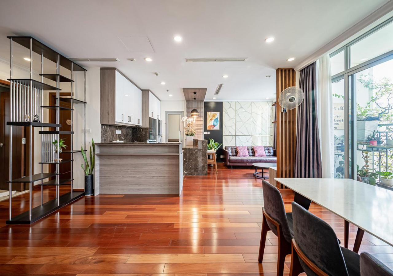 Apartment Vinhome Park *