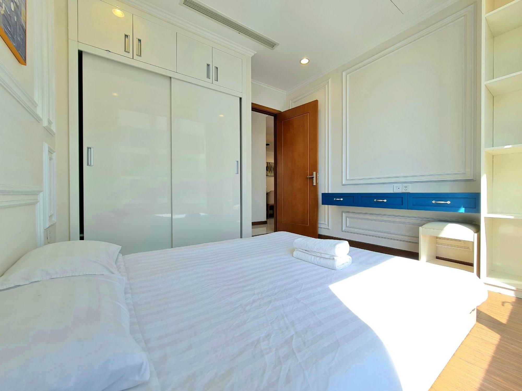 Apartment Vinhome Park *