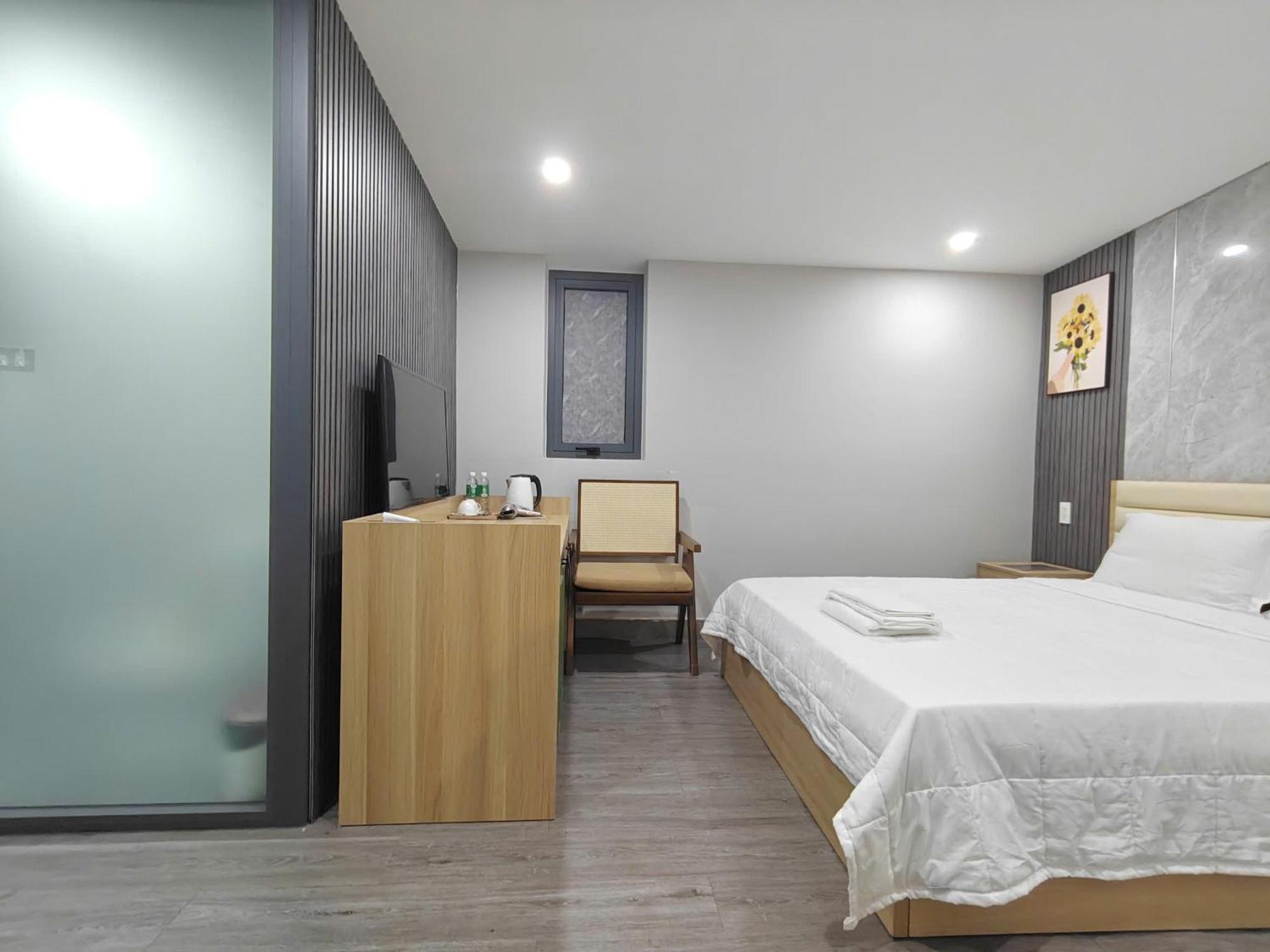 Golden Sun 72 Hotel