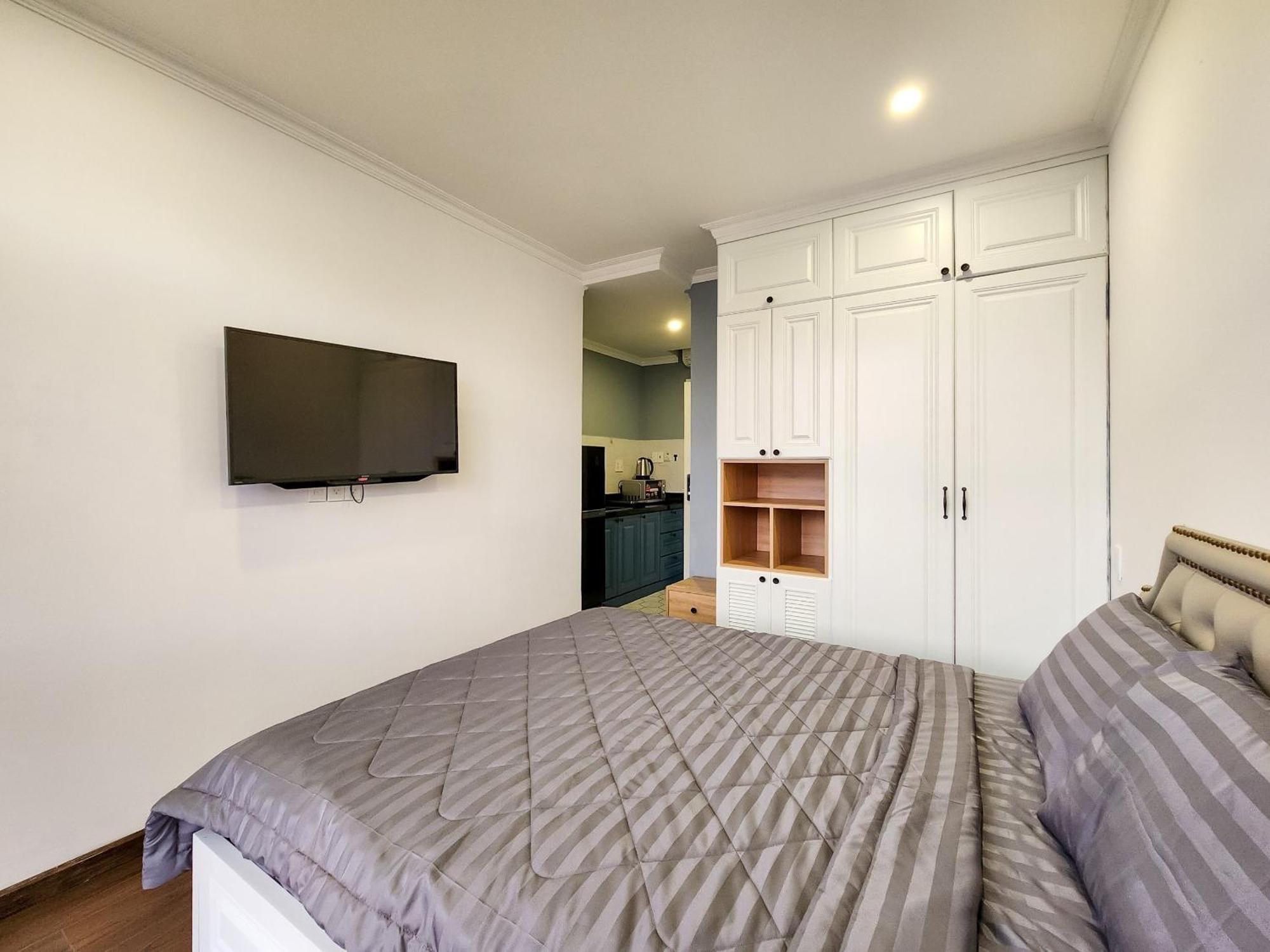 Golden Sun 72 Hotel