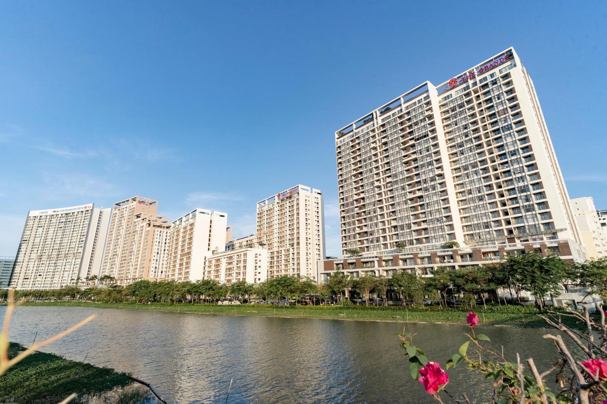 Midtown Premium Apartment *