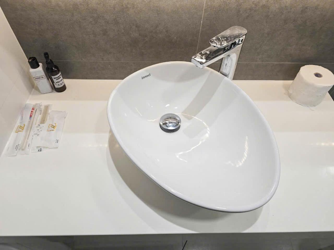 Apartment Zeus Living - Sunwah Pearl 2 Bedroom Glorious Ho Chi Minh City