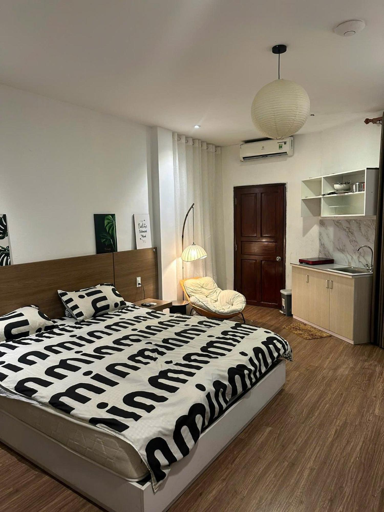 Saigon Apartment *