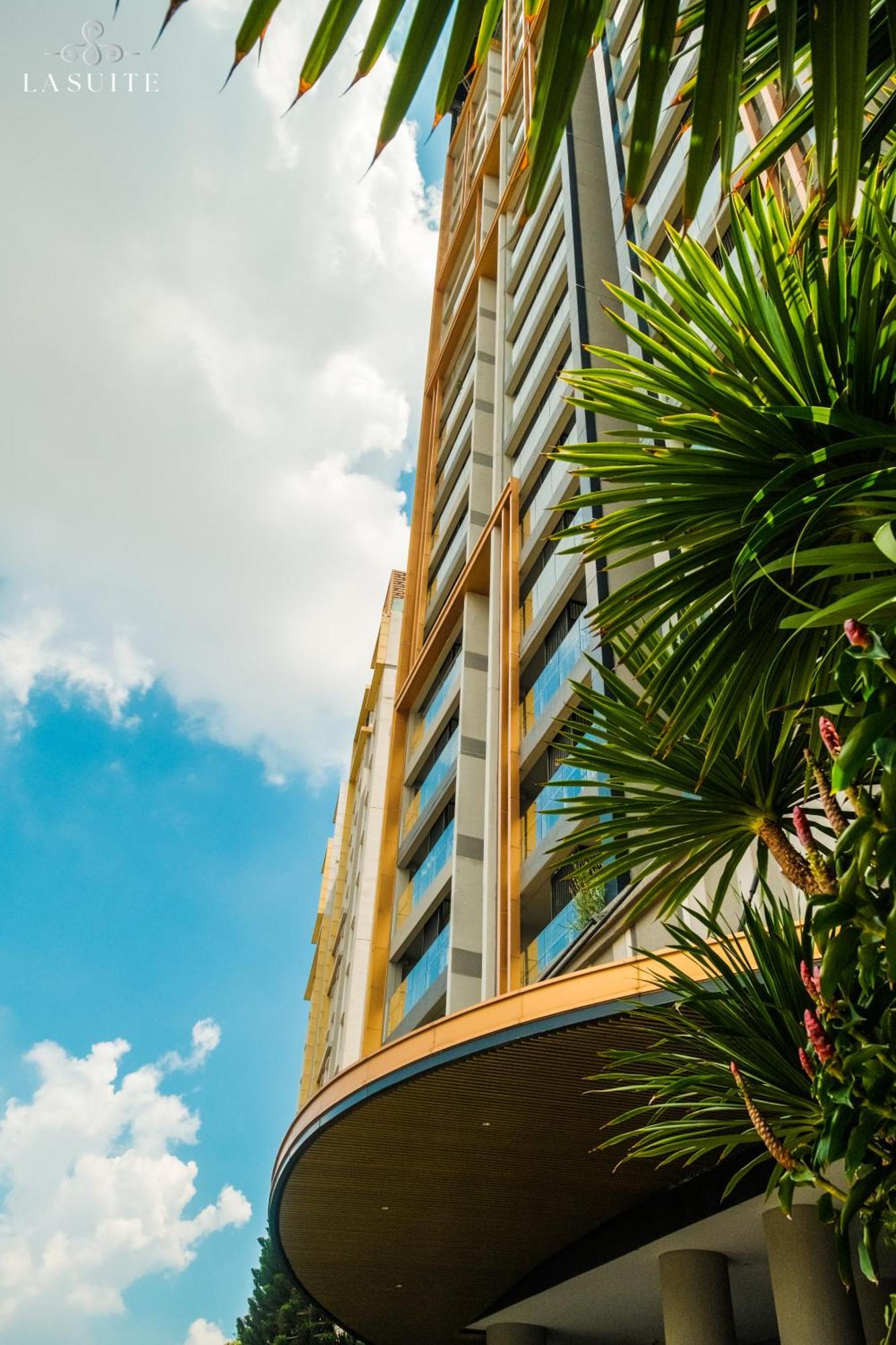 Apartment Zenity Complex 5 Star Luxury Style Of 10 Unit - Book Each Unit With 3br Free Gym And Pool *