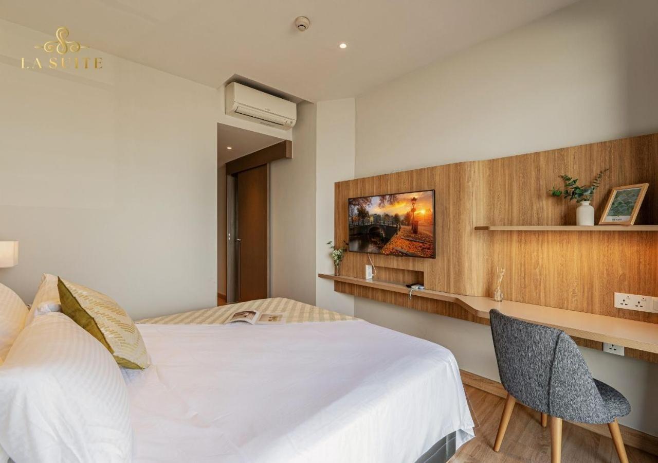 Apartment Zenity Complex 5 Star Luxury Style Of 10 Unit - Book Each Unit With 3br Free Gym And Pool
