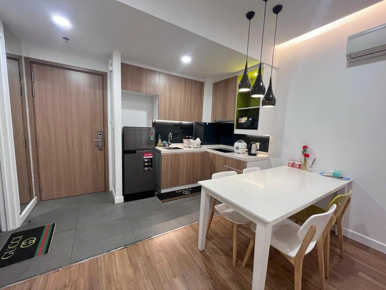 Republic Nearby Airport Free Pool Gym * Ho Chi Minh City
