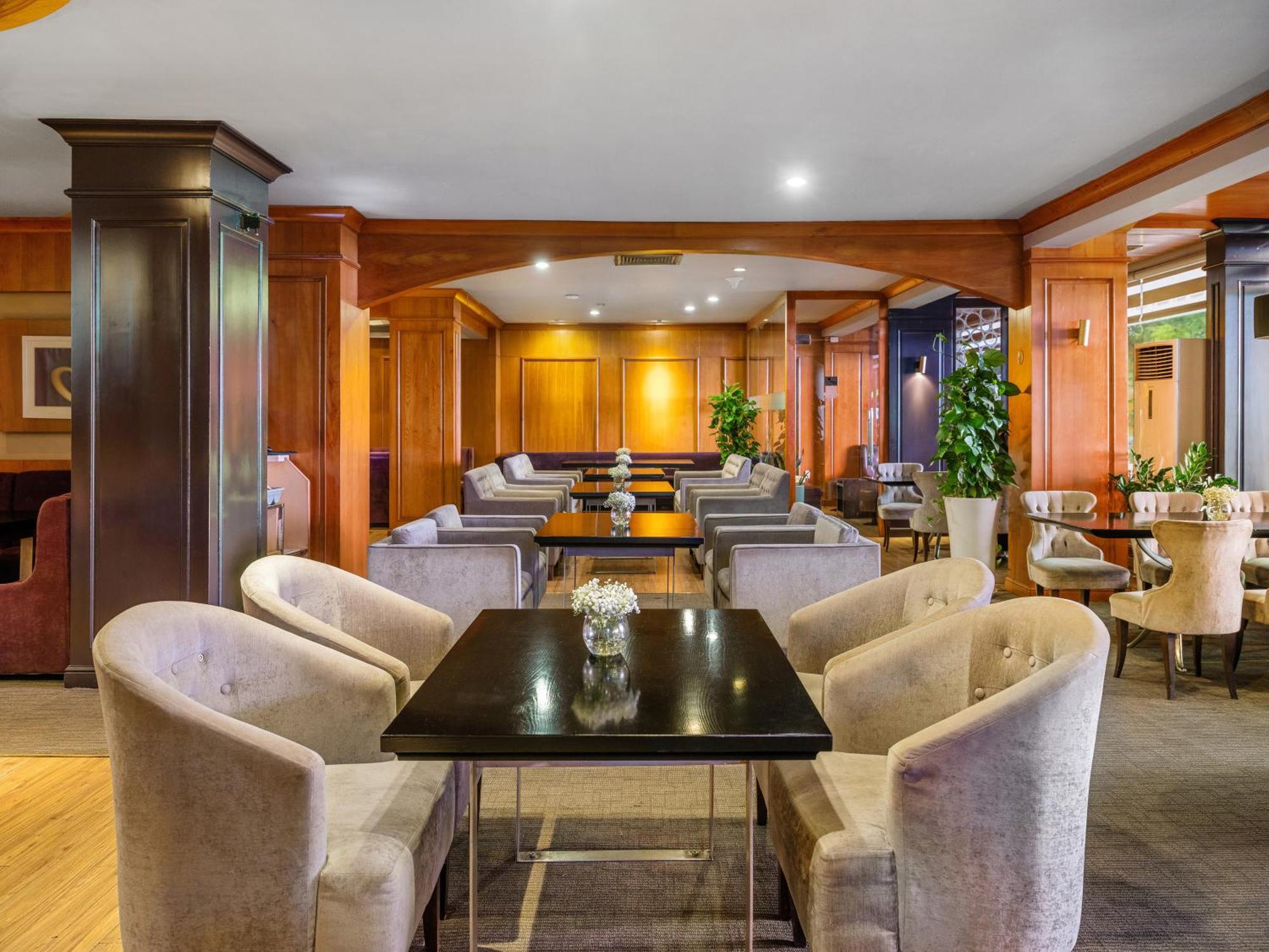 Palace Saigon 4*
