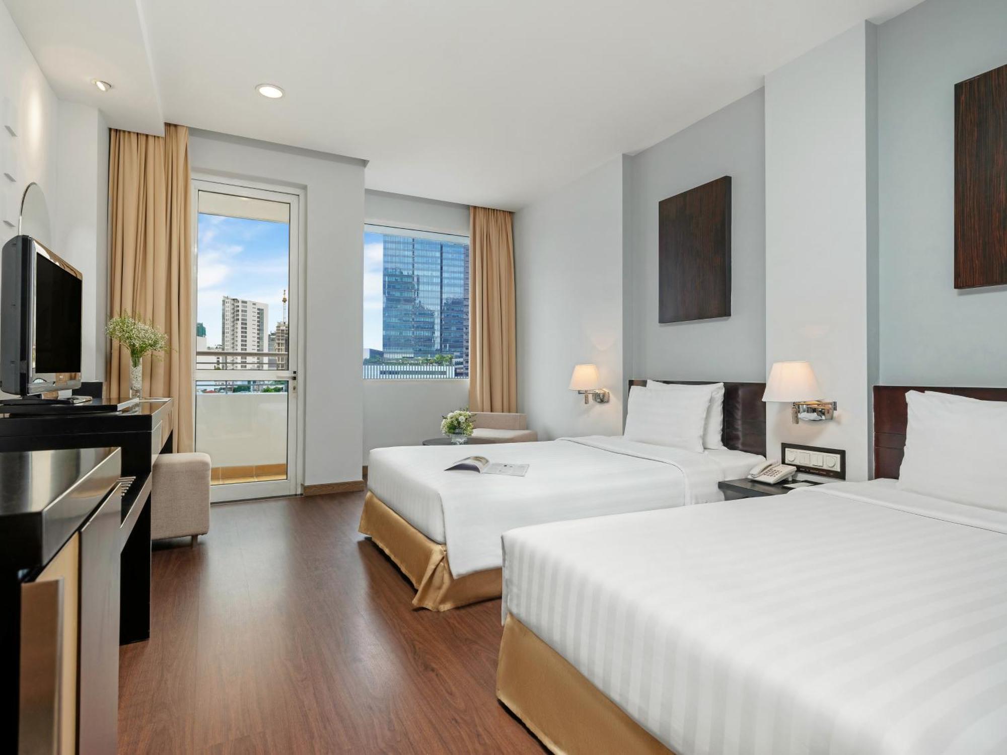 Palace Saigon Hotel 4*