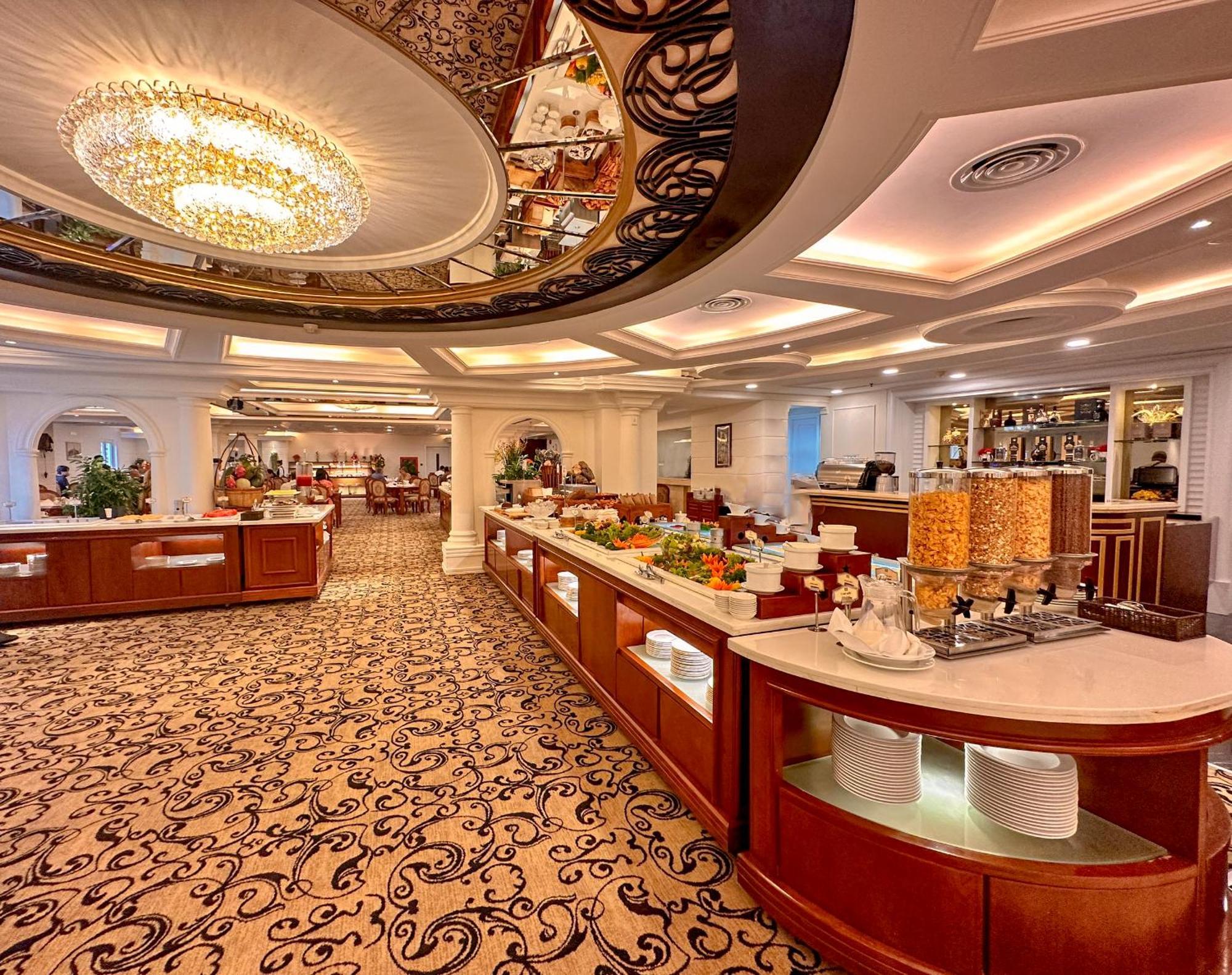 Grand Saigon Hotel