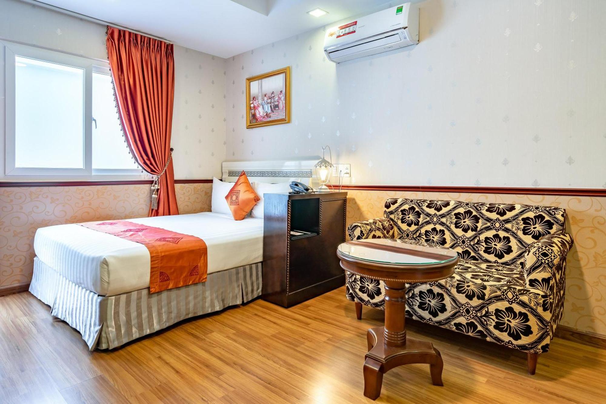 Collection O Emerald Luxury - Near Secc Ho Chi Minh City