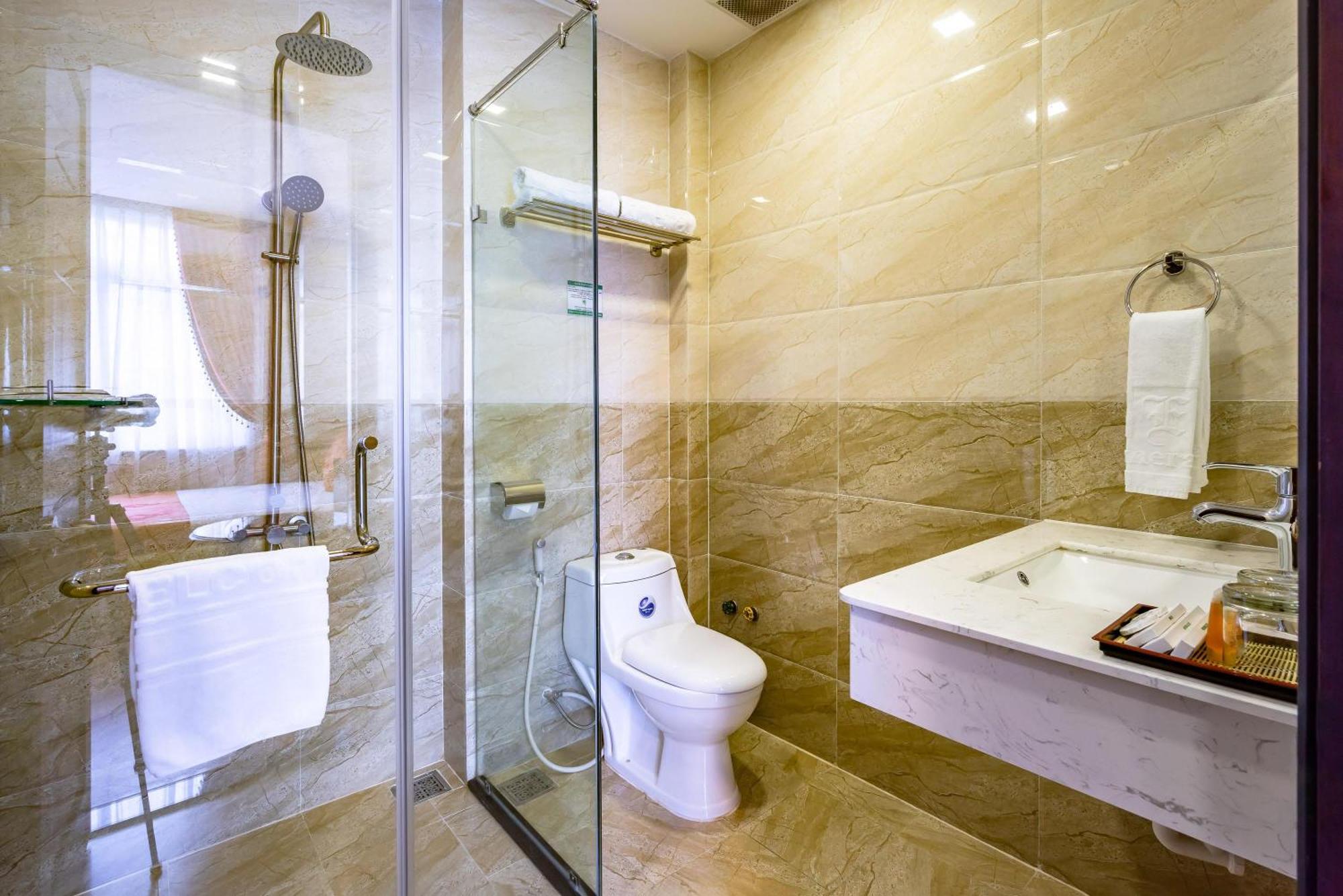 Hotel Collection O Emerald Luxury - Near Secc 3*