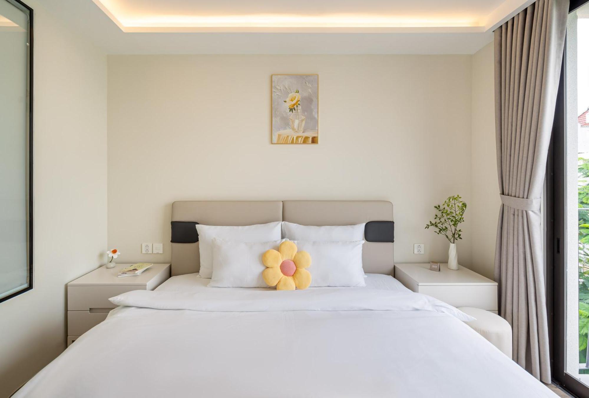 Khách sạn The Royal Homies - Phú Mỹ Hưng 2*
