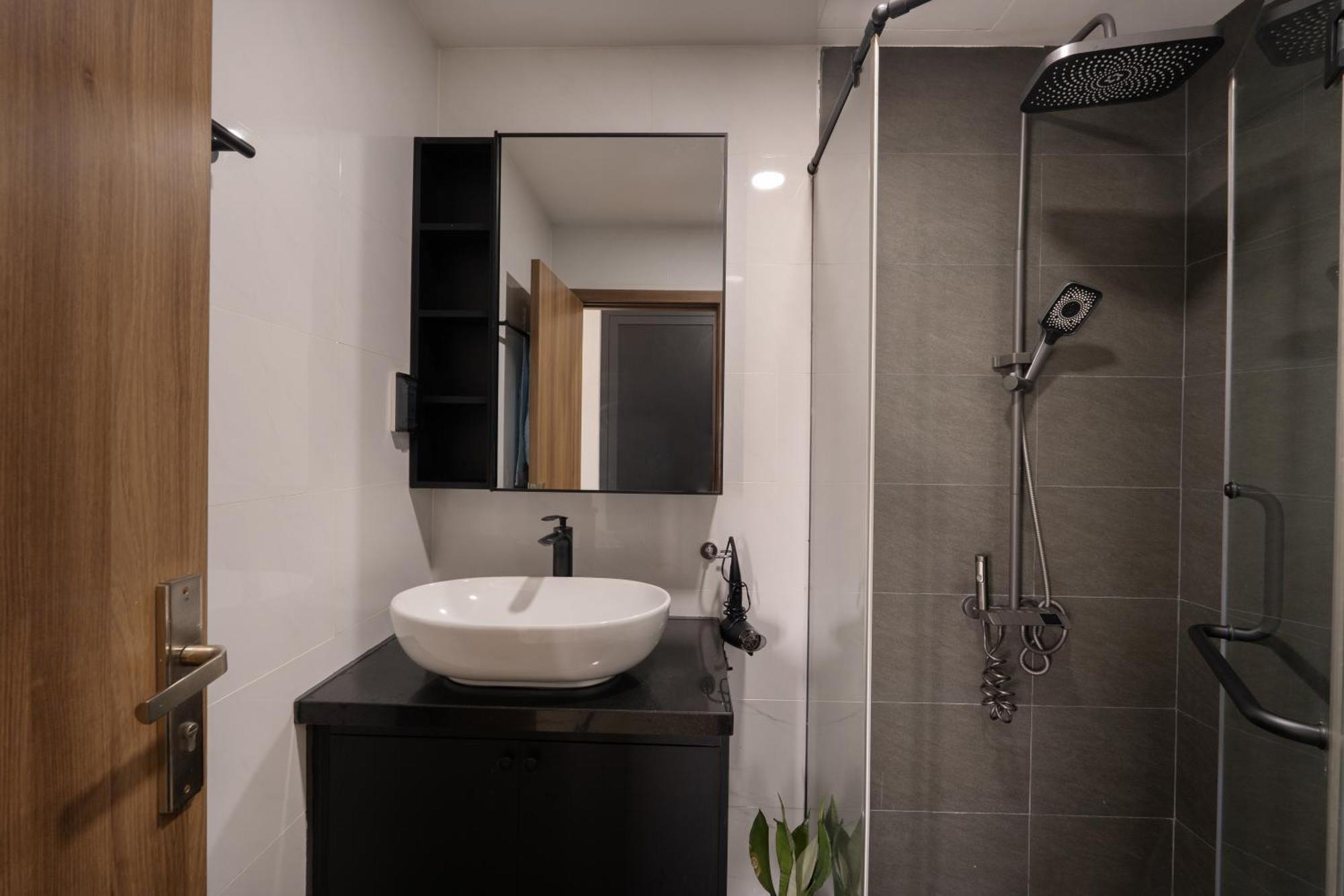 Apartment Centana Thu Thiem - Serviced - Saigon - District 2 - Q2 - - Netflix, Fpt Tv, Youtube Premium, Playstation 5, Workstation - Super Wifi *