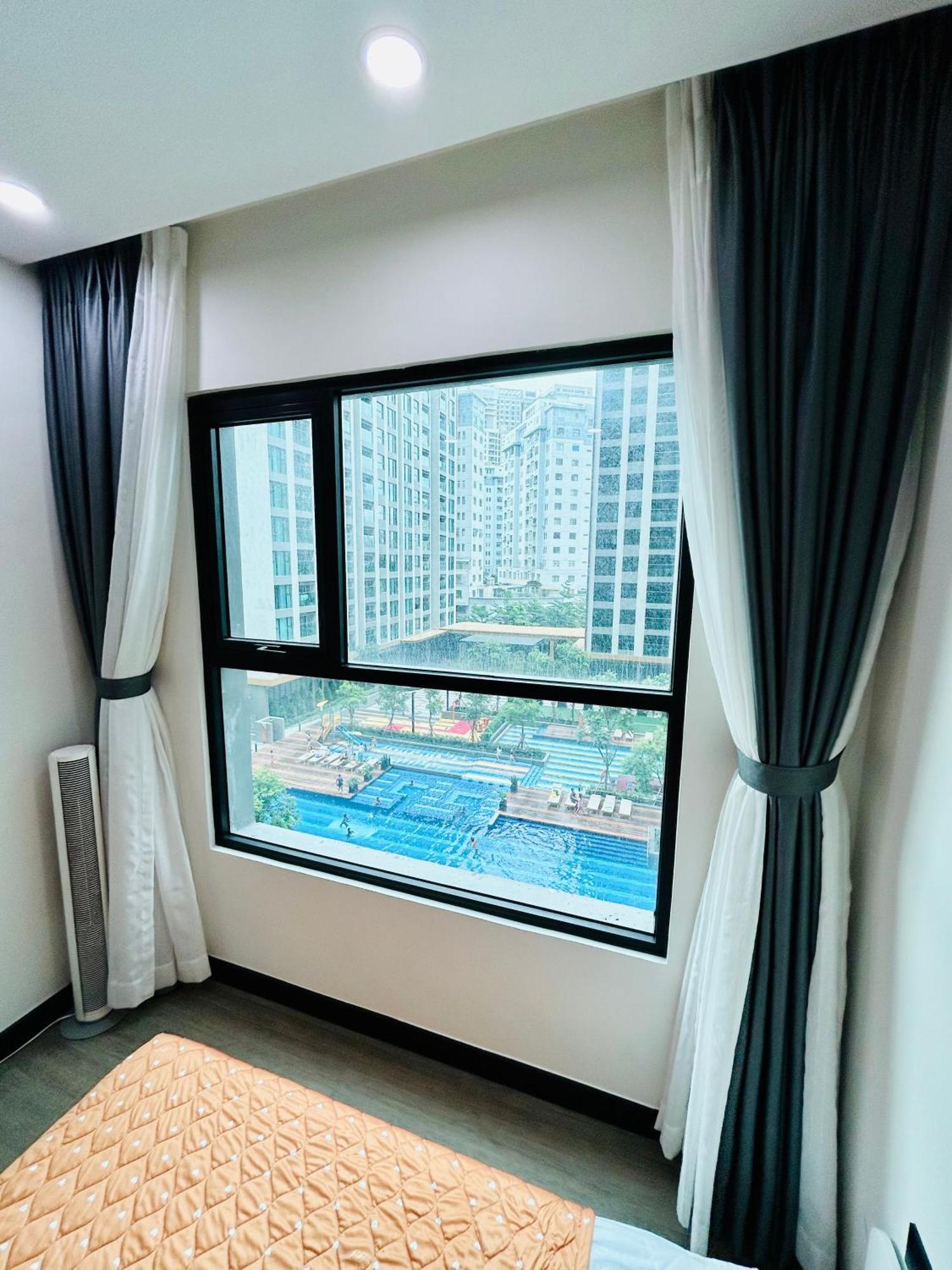 Apartment Delasol Garden By The Pool Near Center D4 Hcmc *
