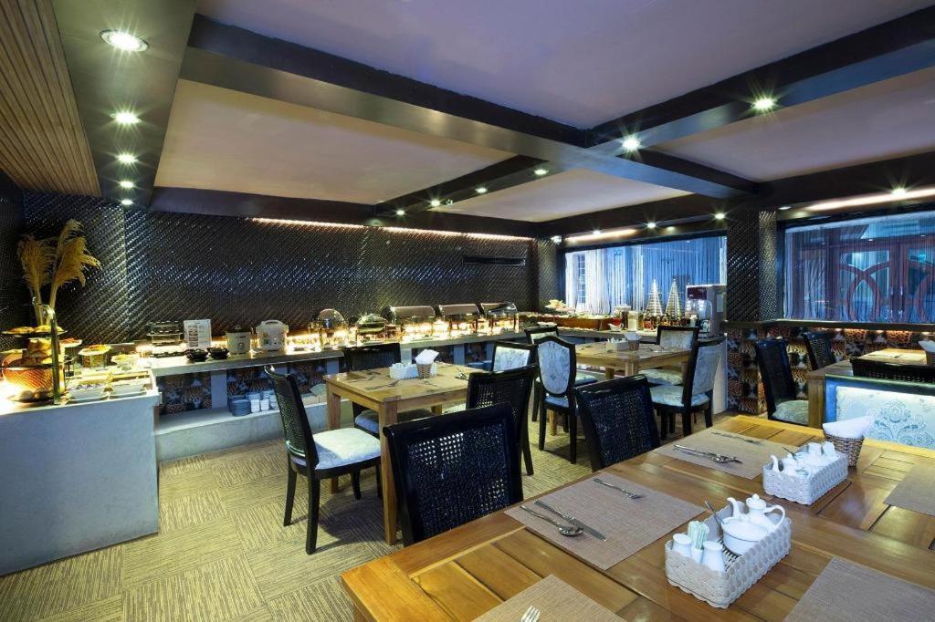 The White 8a Thai Lung Hotel 3*