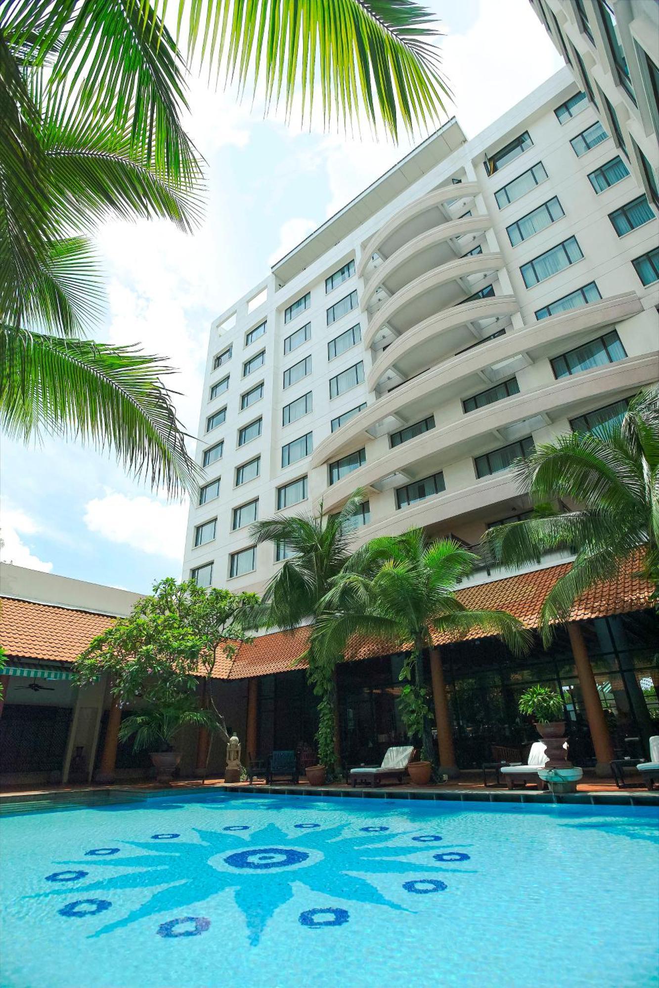 Parkroyal Saigon 4*