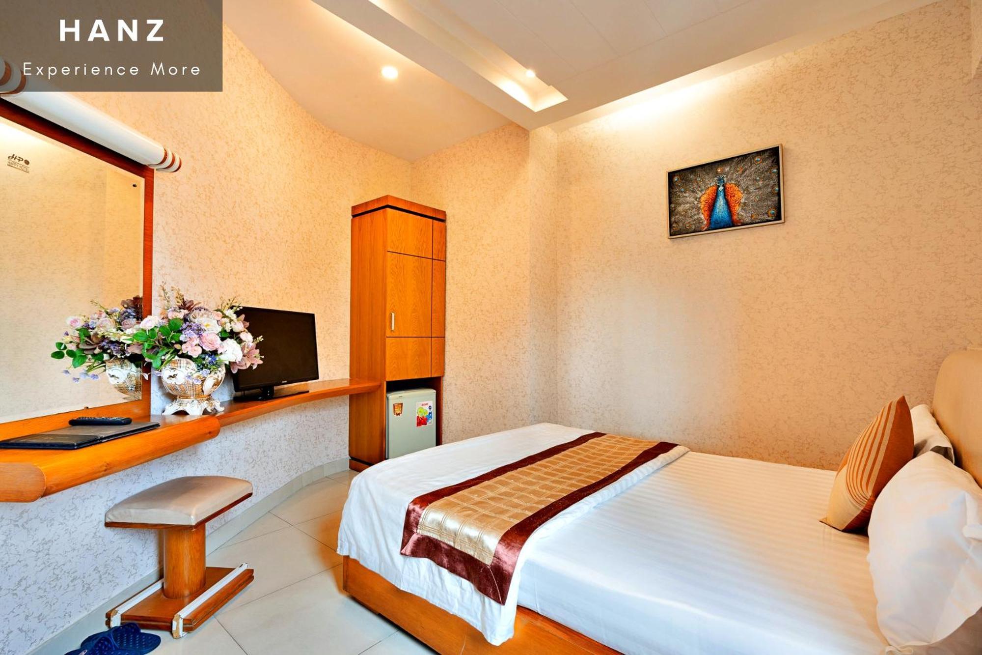 S79 Happy 2 Hotel 4*