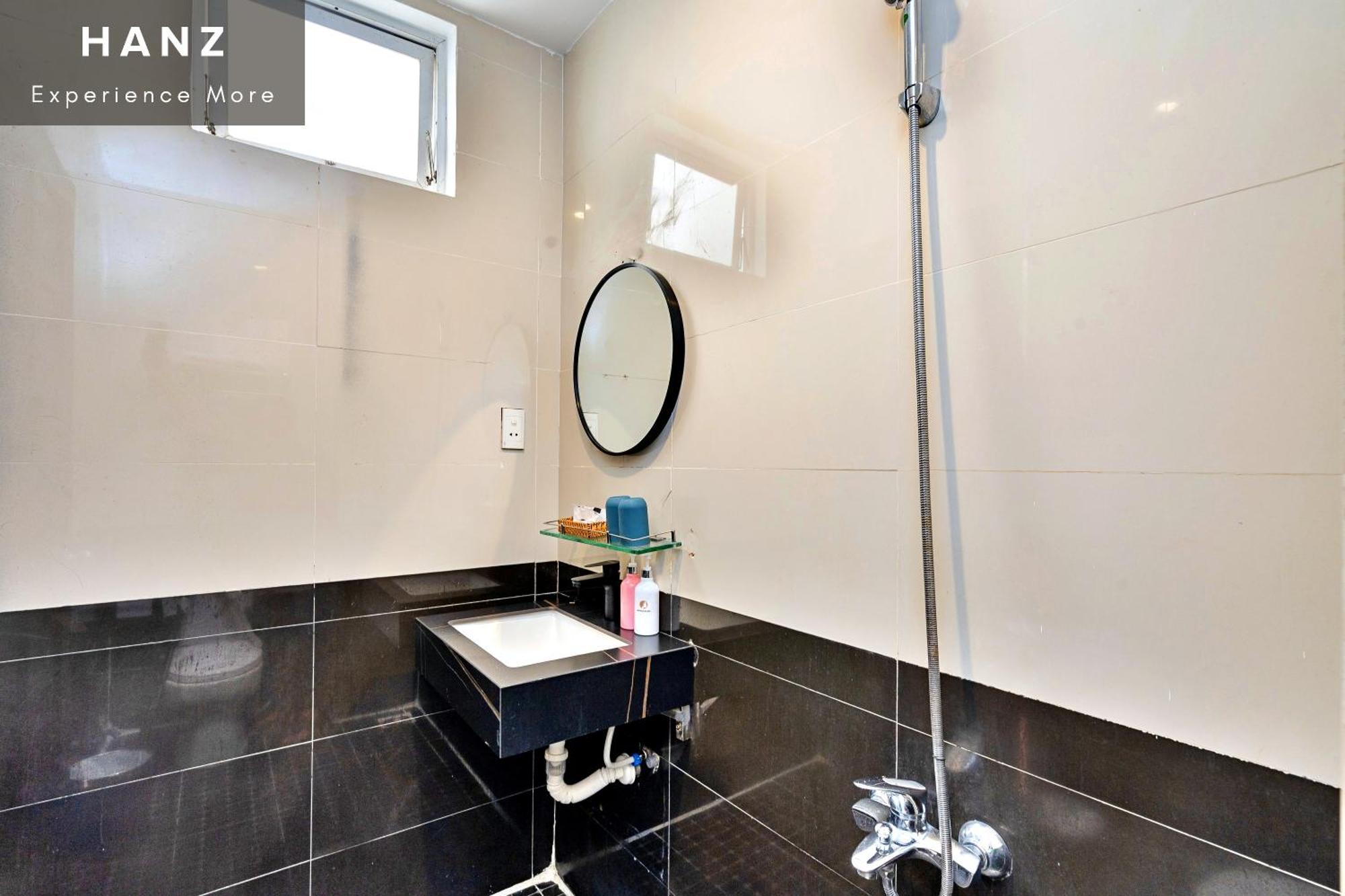 Khách sạn hẻo lánh Hanz 4029 Yaya Saigon