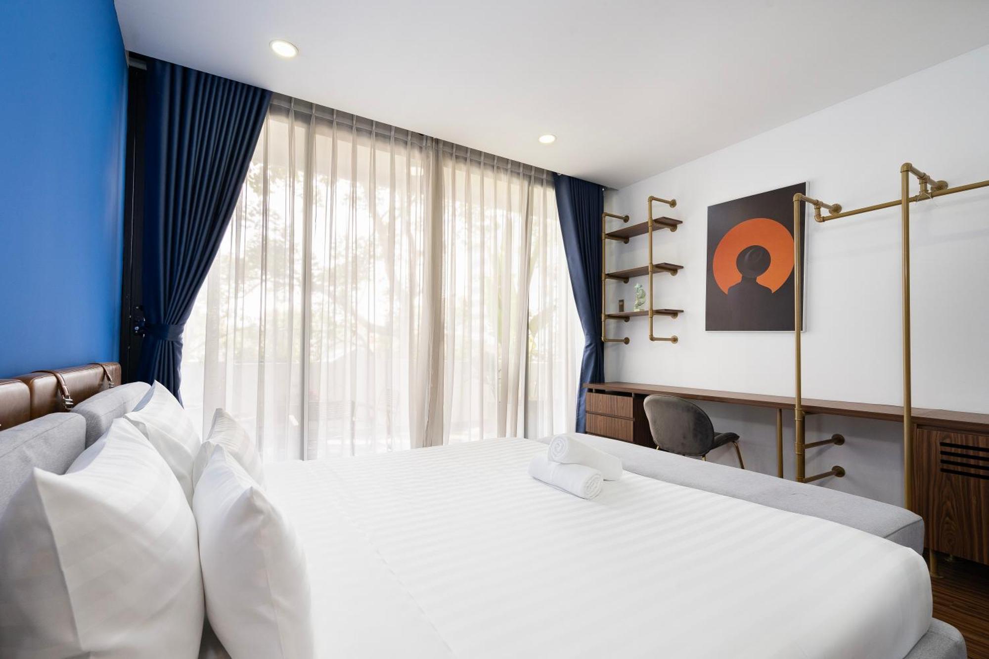 Tago Central Hotel