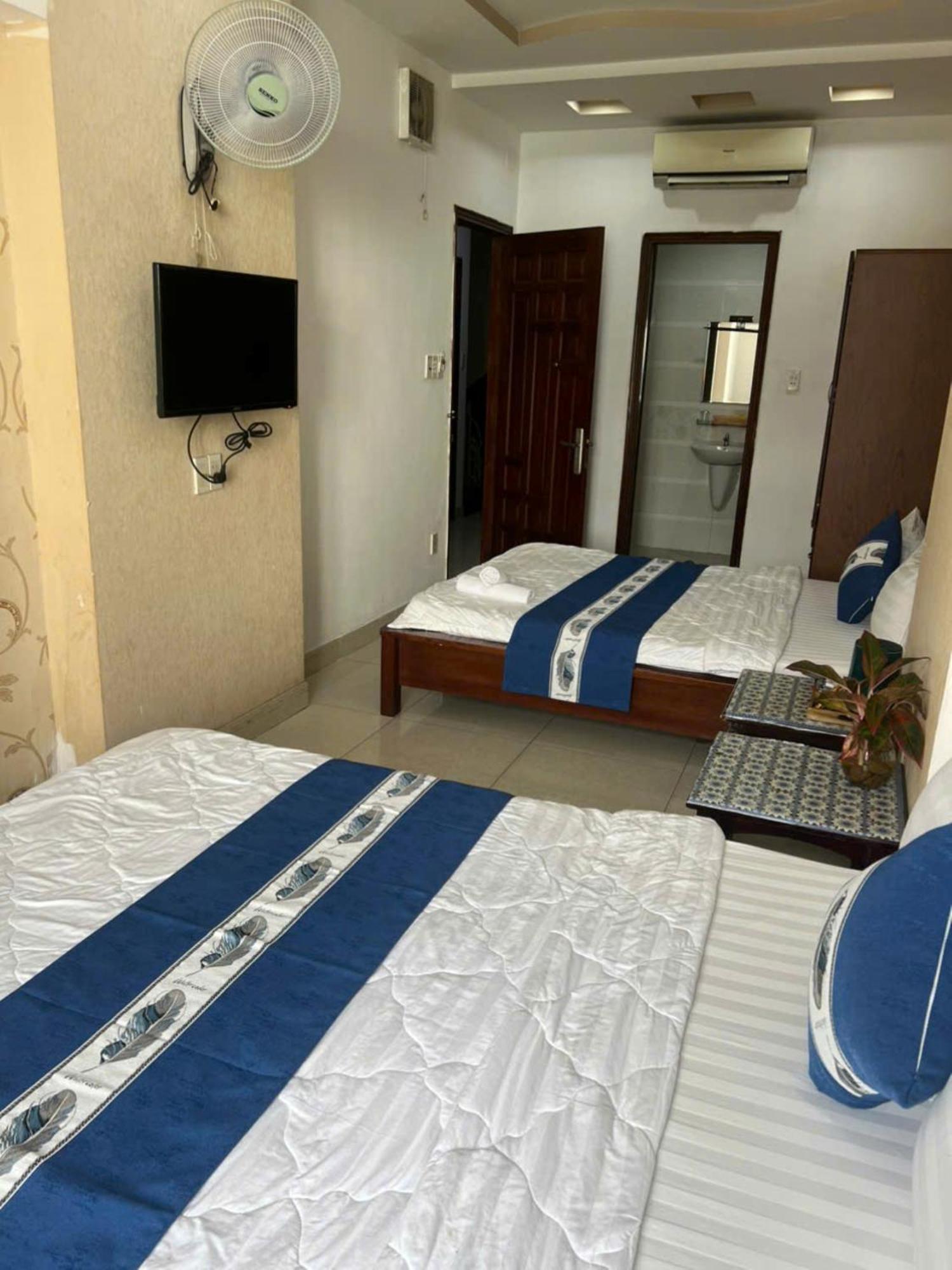Quang Huy Hotel *