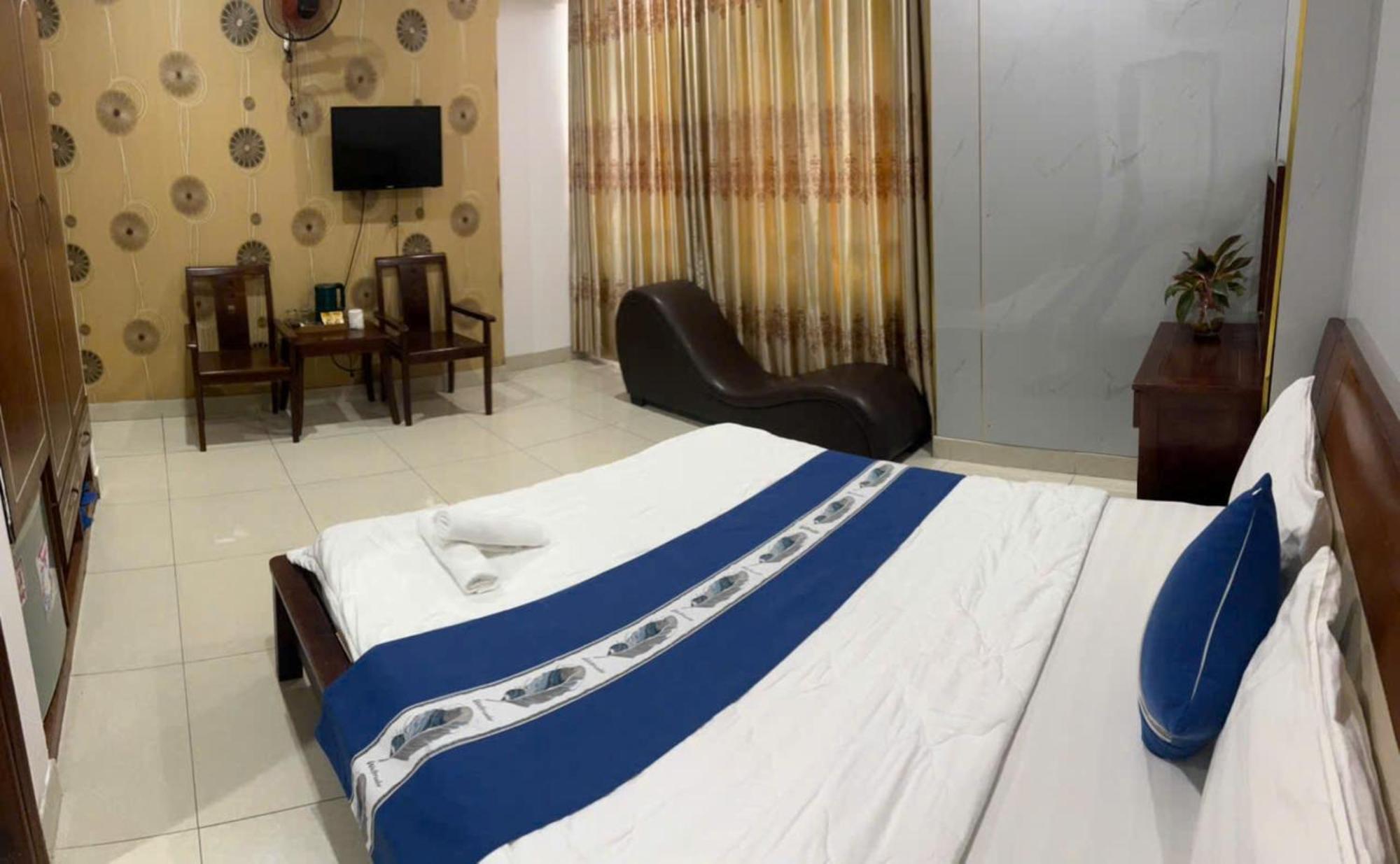 Hotel Quang Huy *