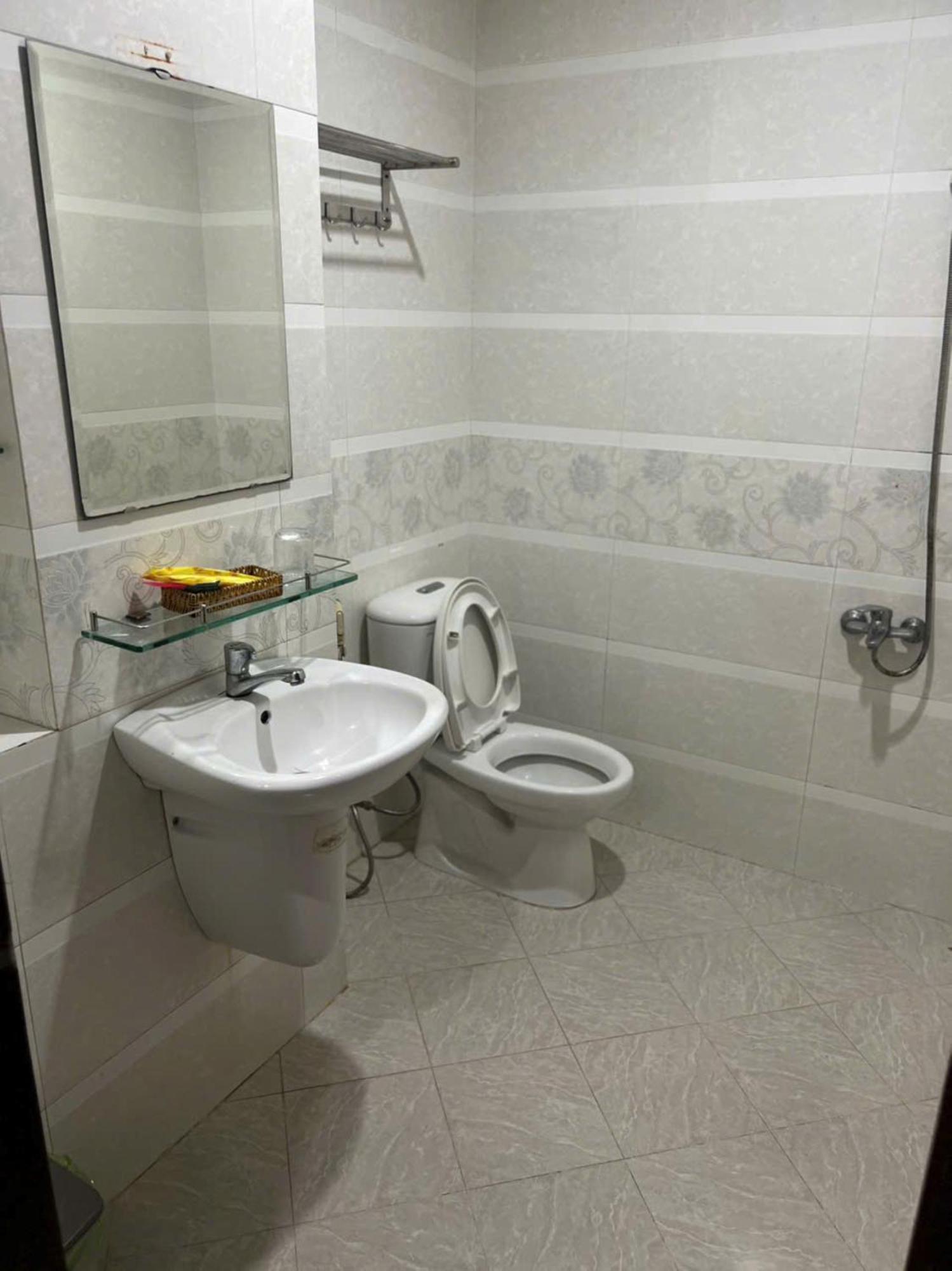 Quang Huy Hotel *