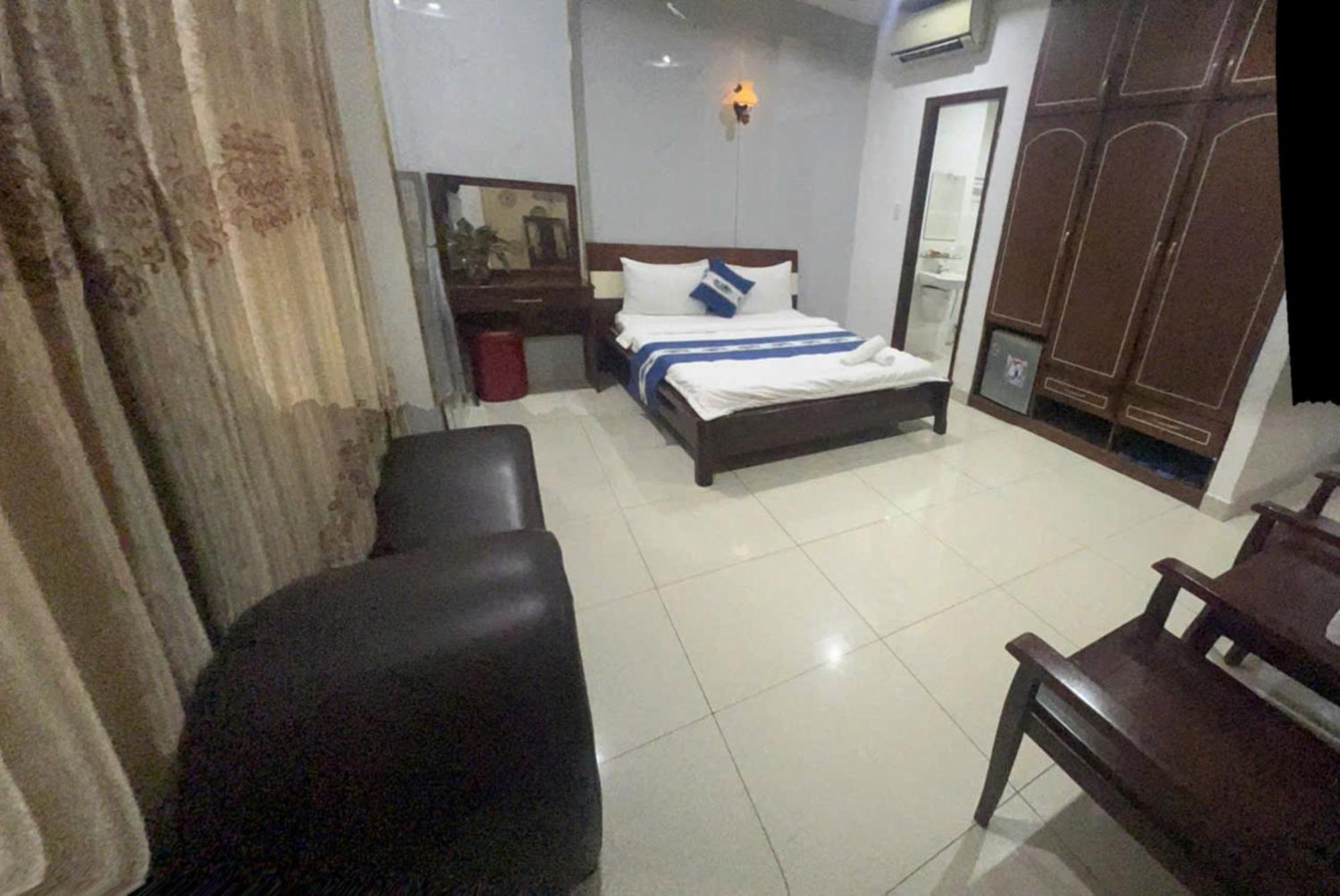 Hotel Quang Huy *