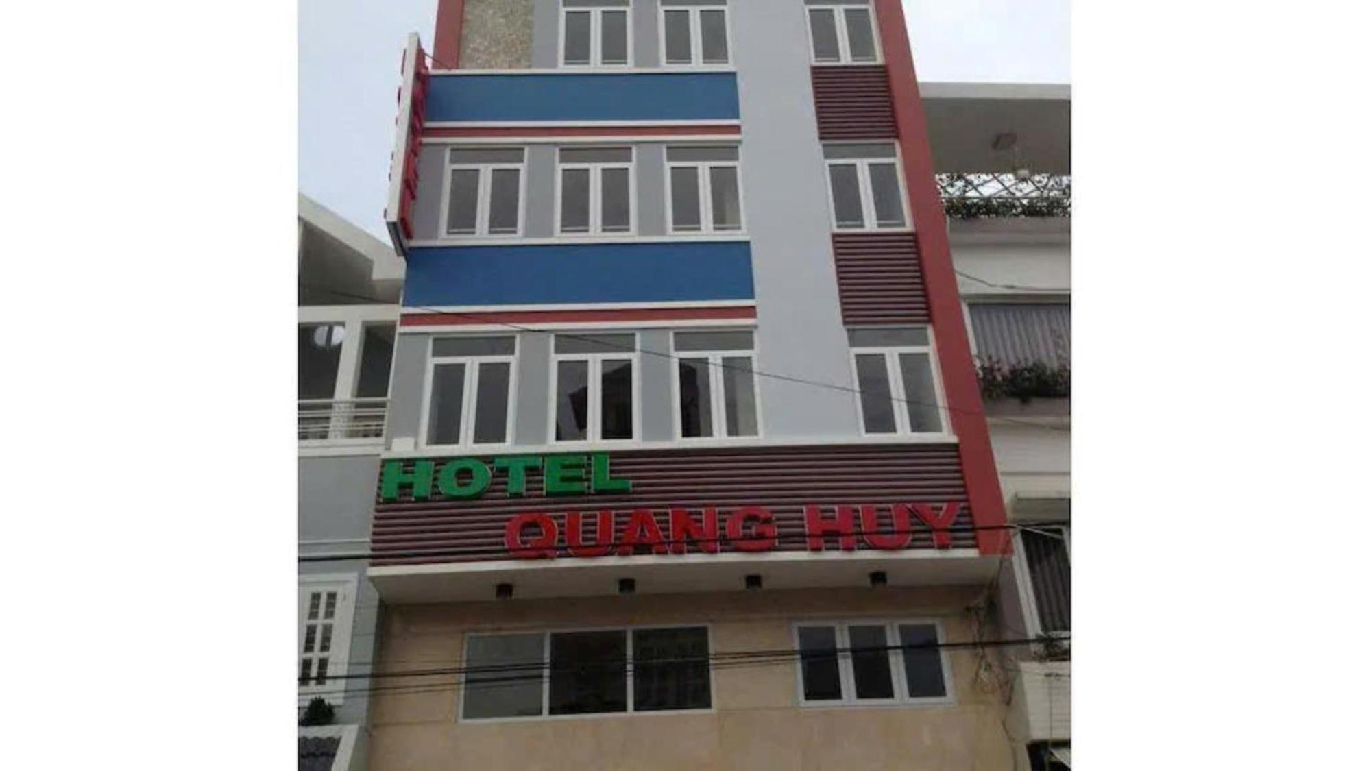 Hotel Quang Huy *