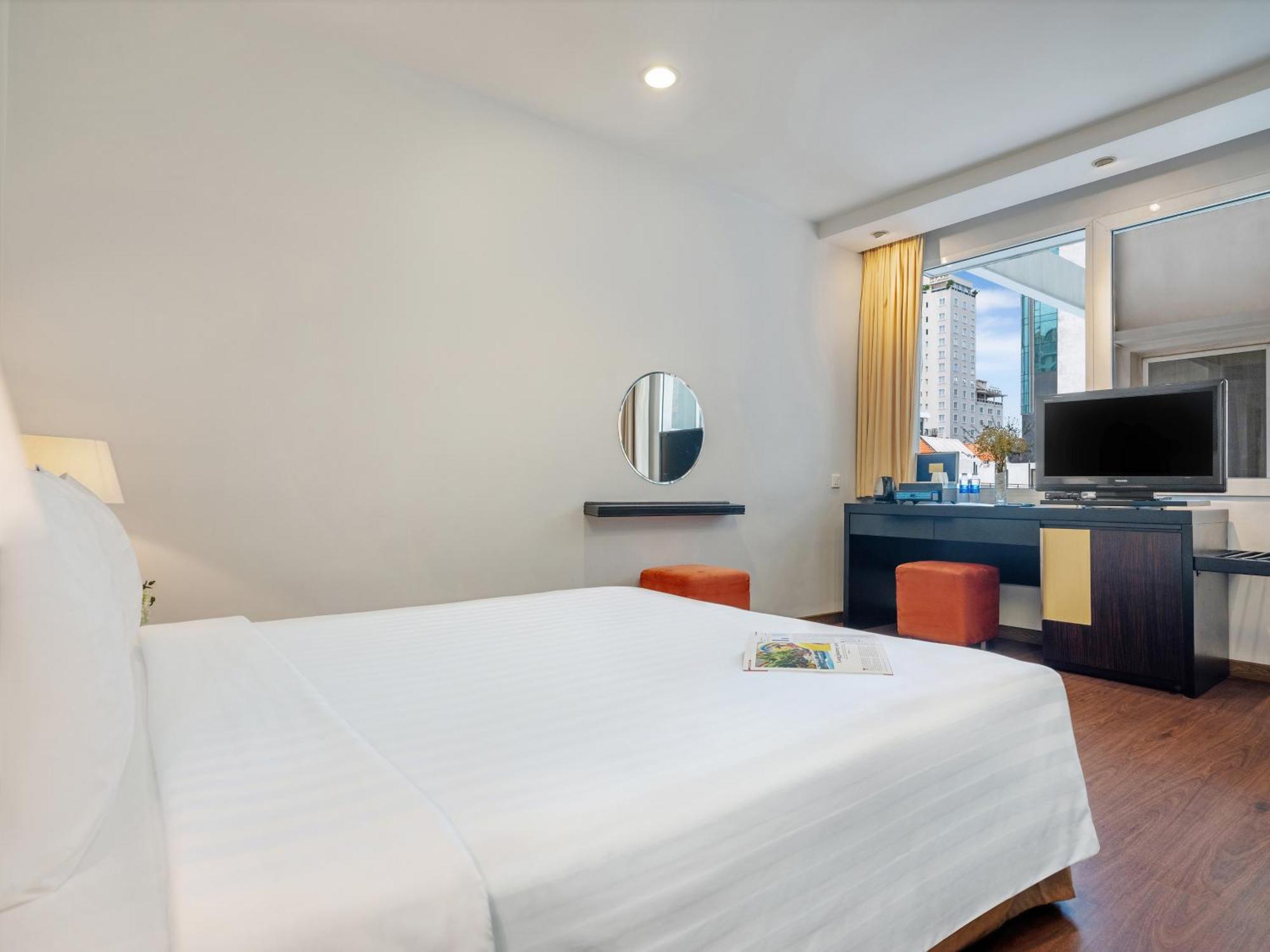 Palace Saigon Hotel 4*