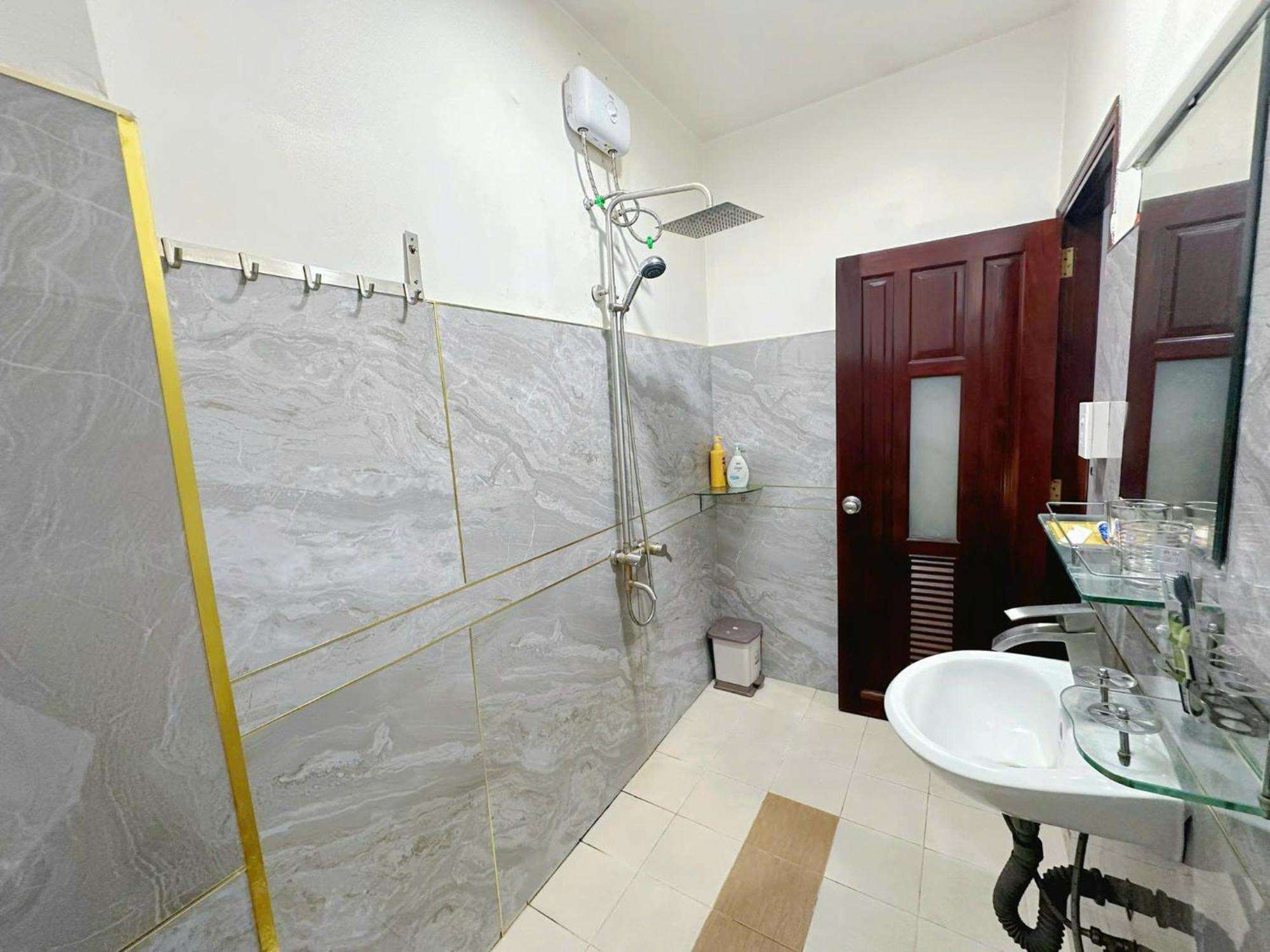 H79 Hotel