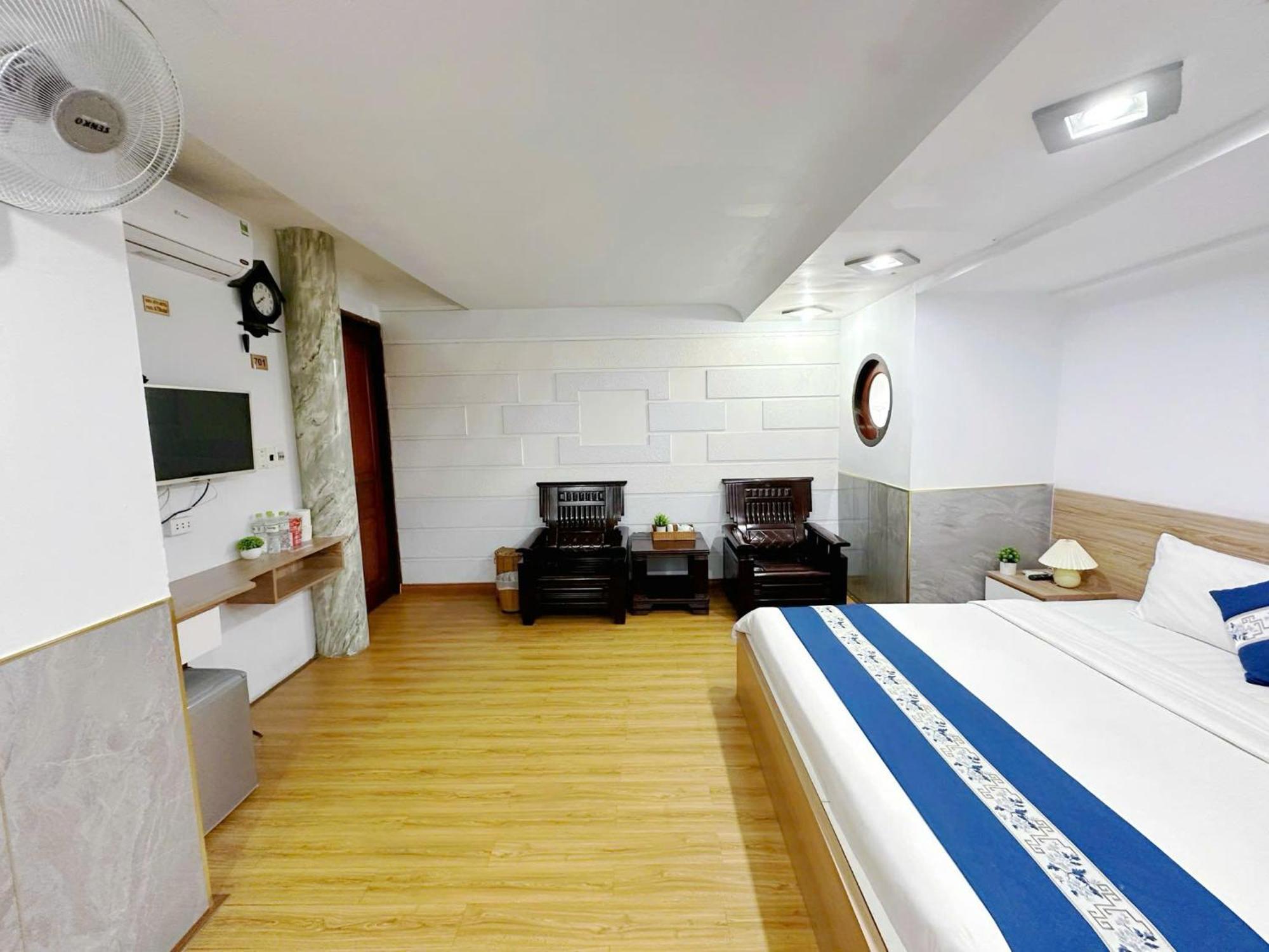 Hotel H79