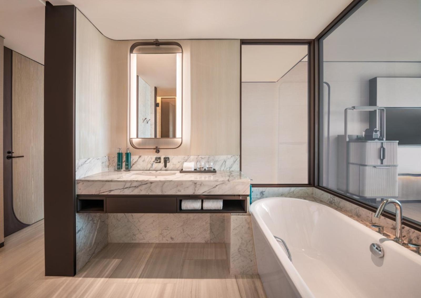 Hilton Saigon Hotel 5*