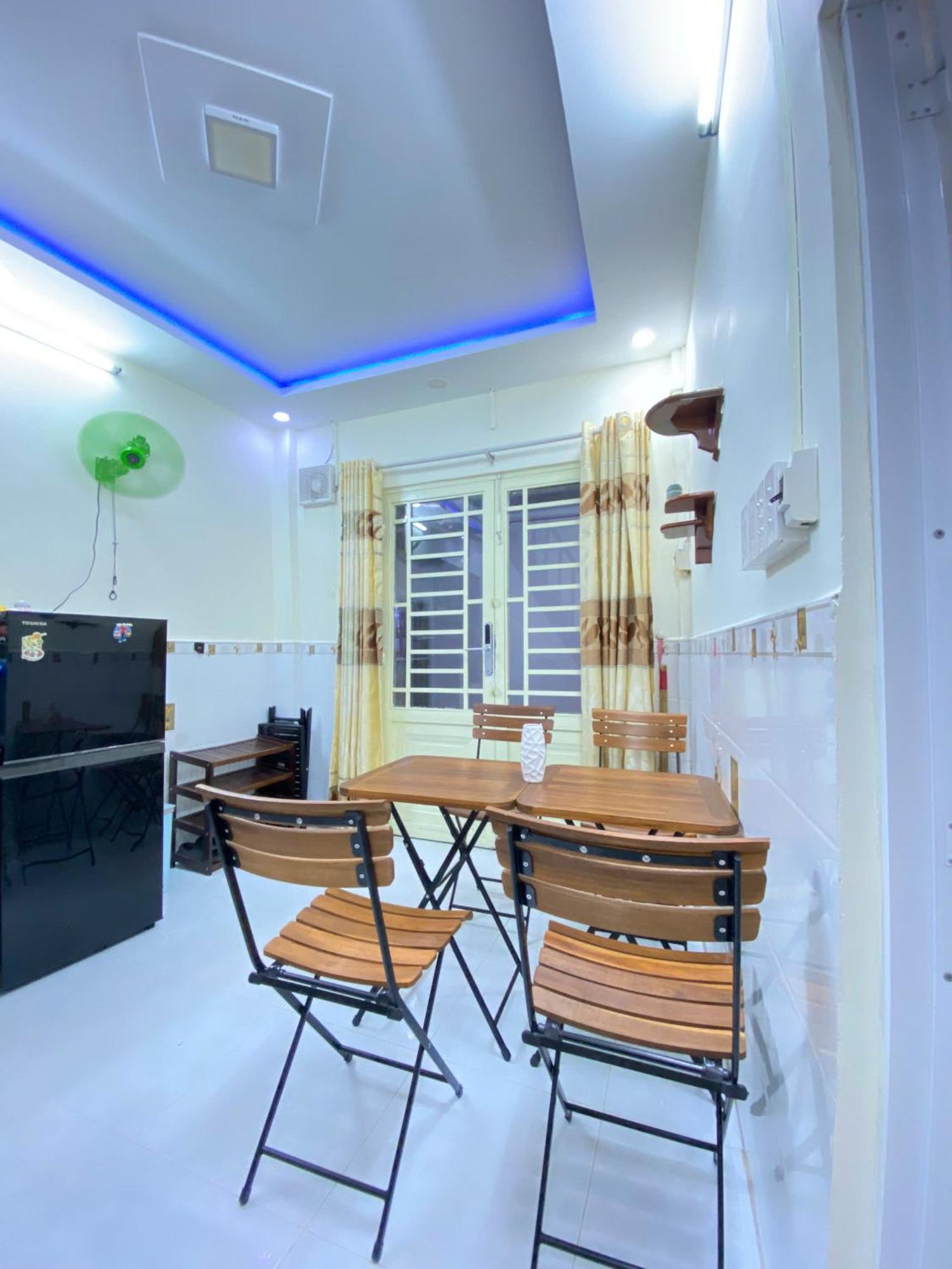 Lavie House Hcm - 2 Bedrooms House- Near Bui Vien Street Holiday home