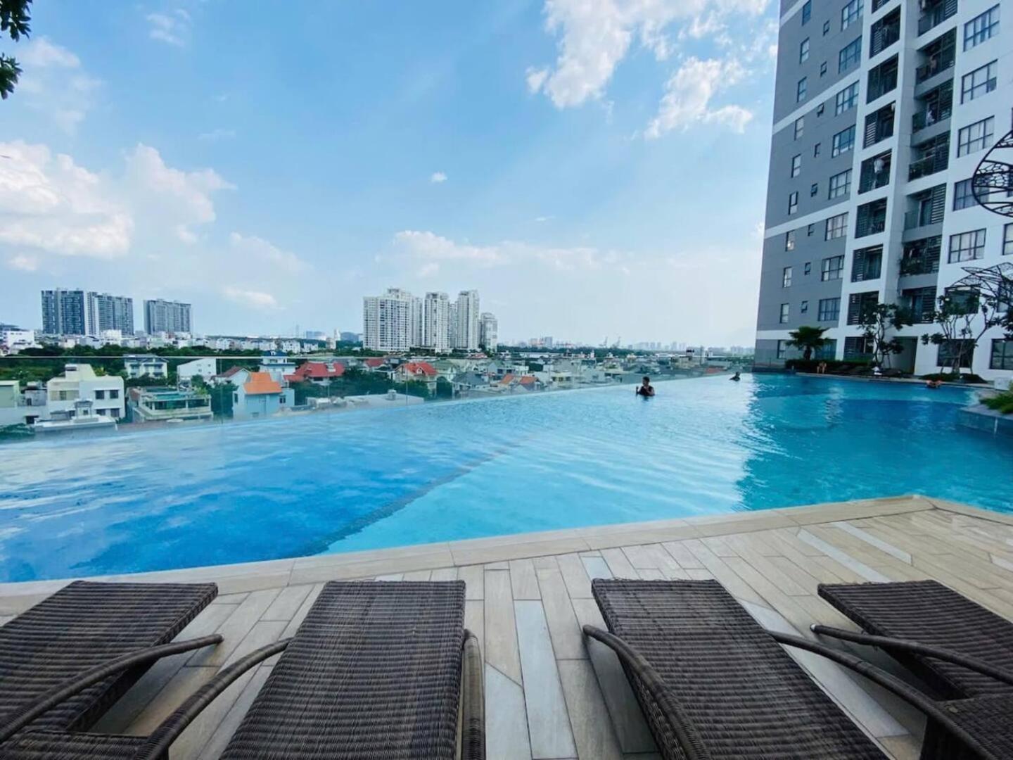 Sun Avenue - Cozy With River View Apartment Ho Chi Minh City