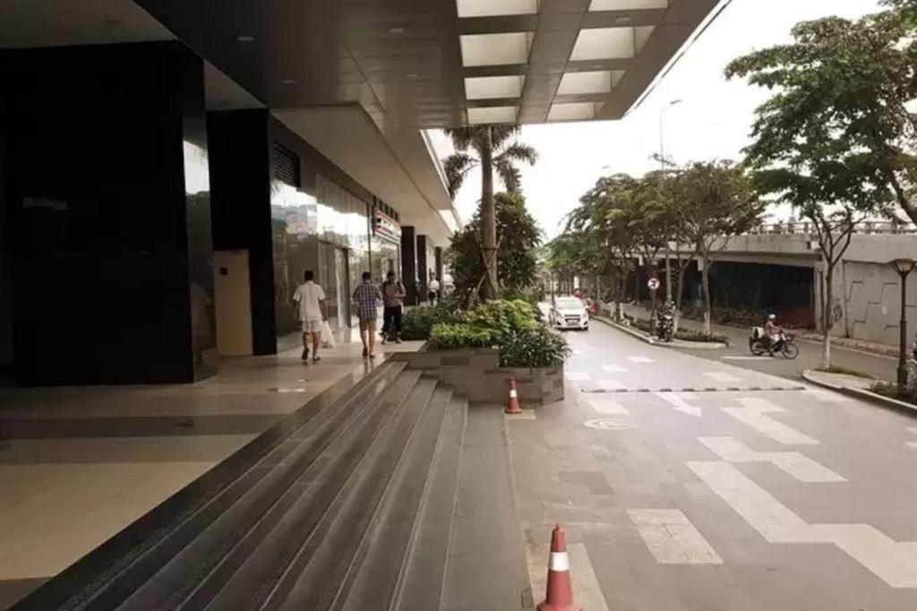 123 In Ben Van Don Street * Ho Chi Minh City