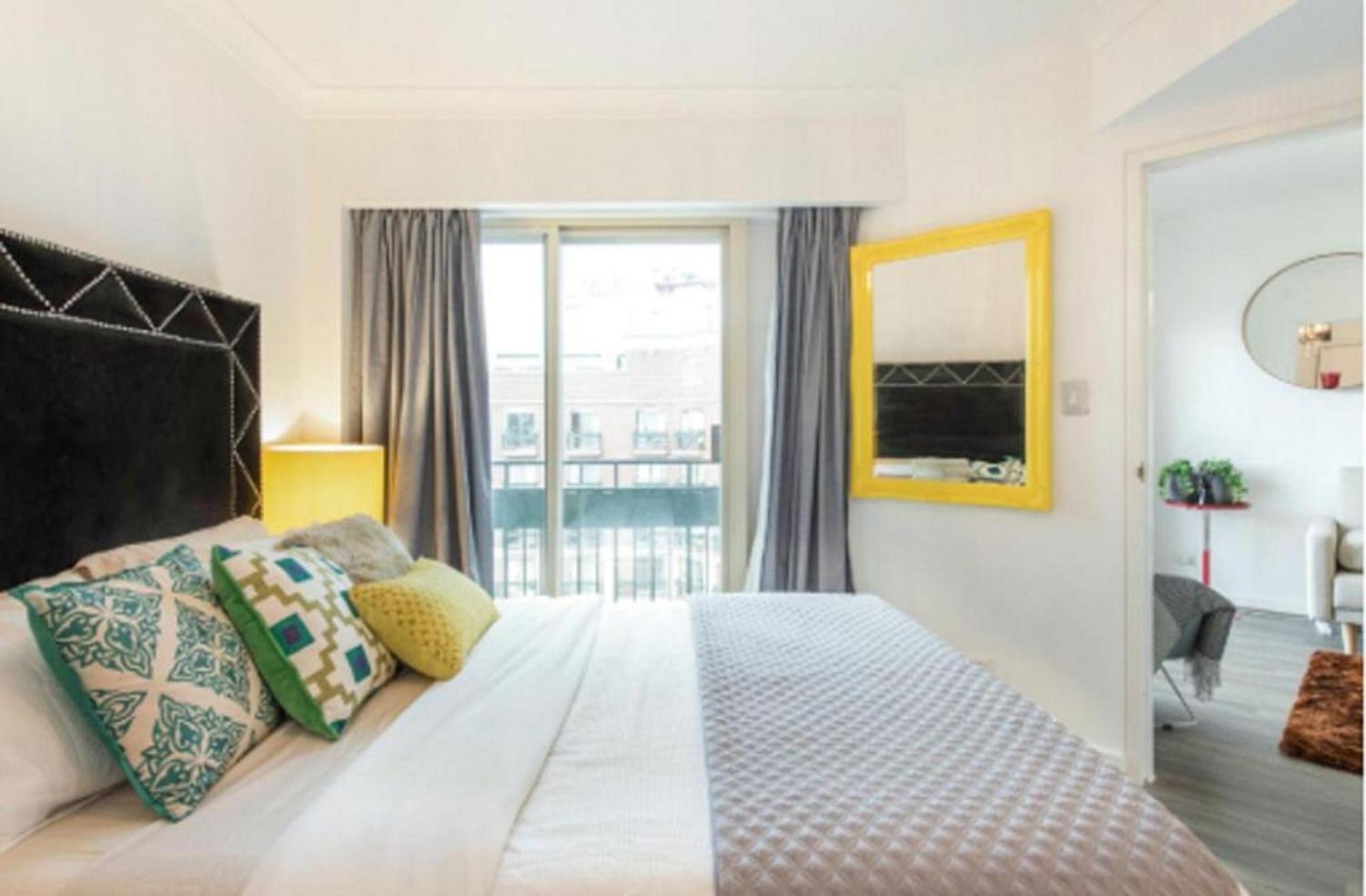 123 In Ben Van Don Street Apartment *